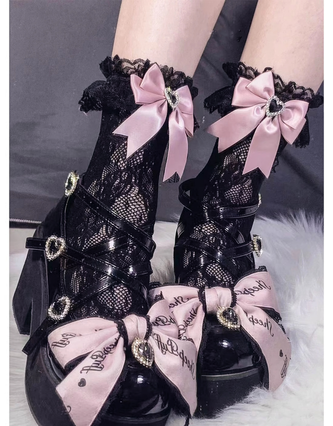 Jirai Kei Socks Kawaii Heart-Shaped Rhinestones and Bow Detail 21542:629000