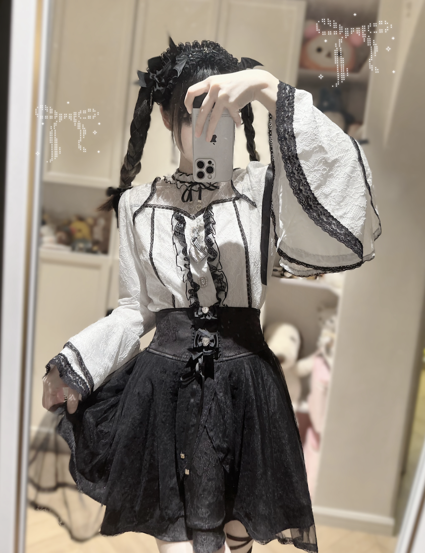 Jirai Kei Lace Blouse and Jacquard Skirt, Hime Sleeves – Honey