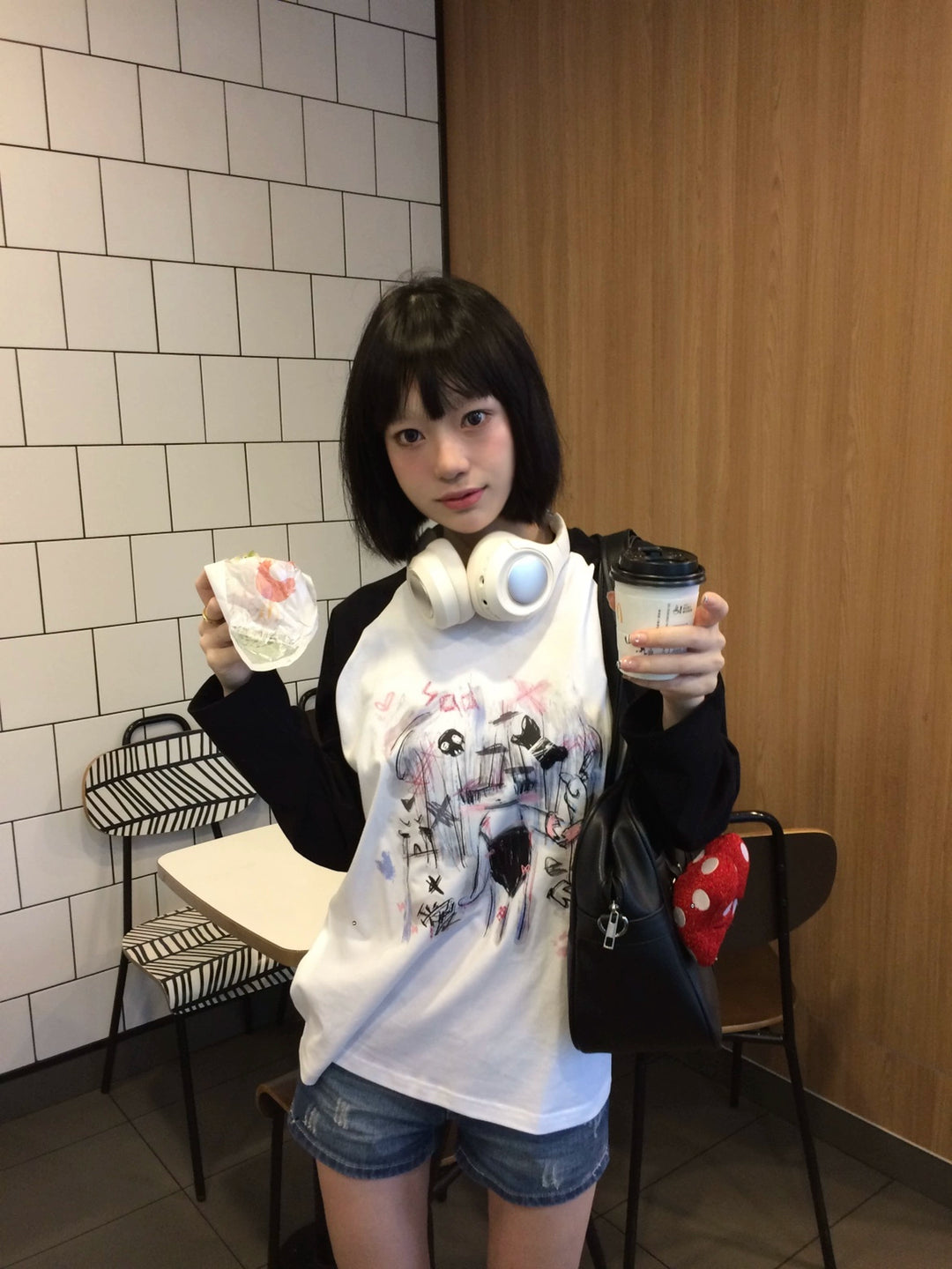 Kawaii White Black Shirt Off-Shoulder Sleeve 29232:343120 29232:343120