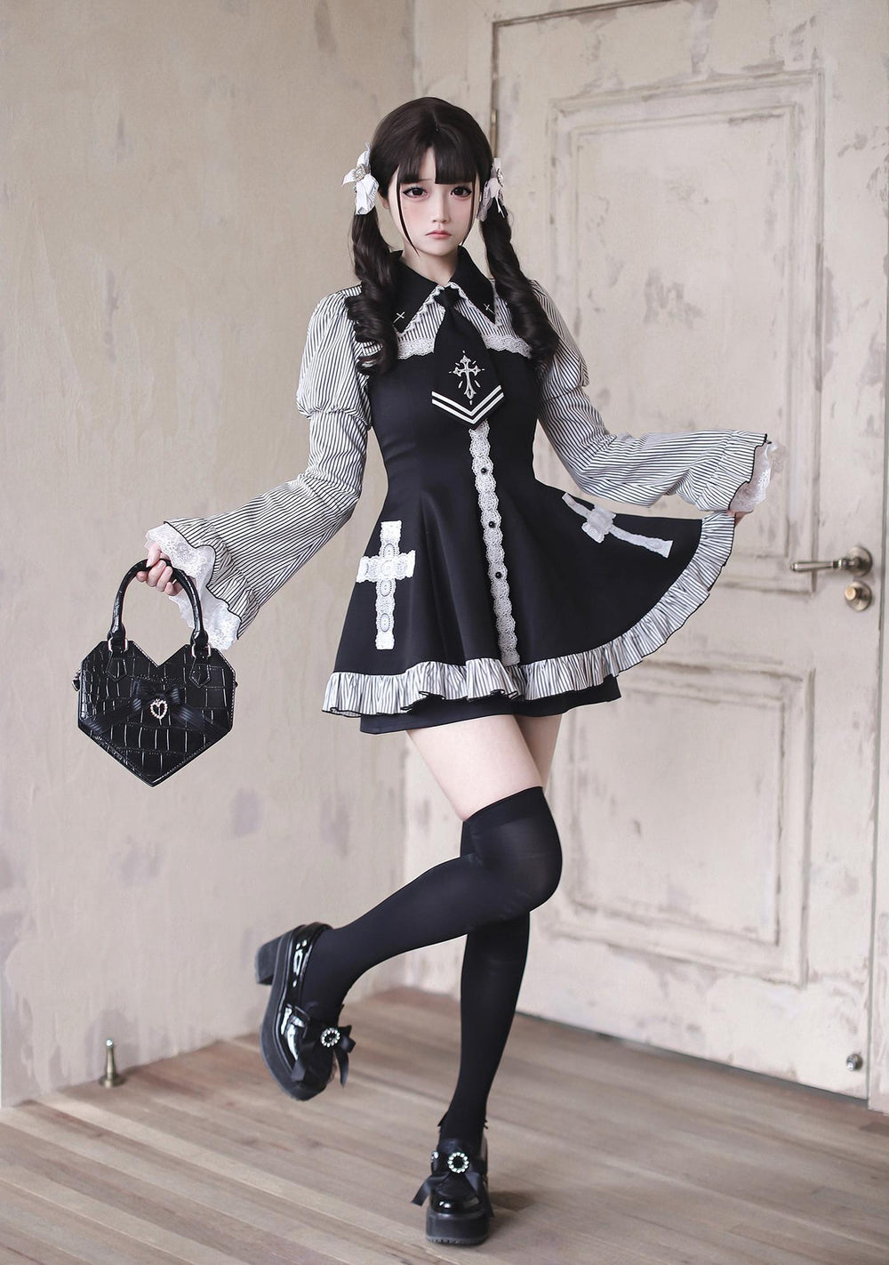 Front Button Closure Jirai Kei Dress, Cross Details 44744:821850