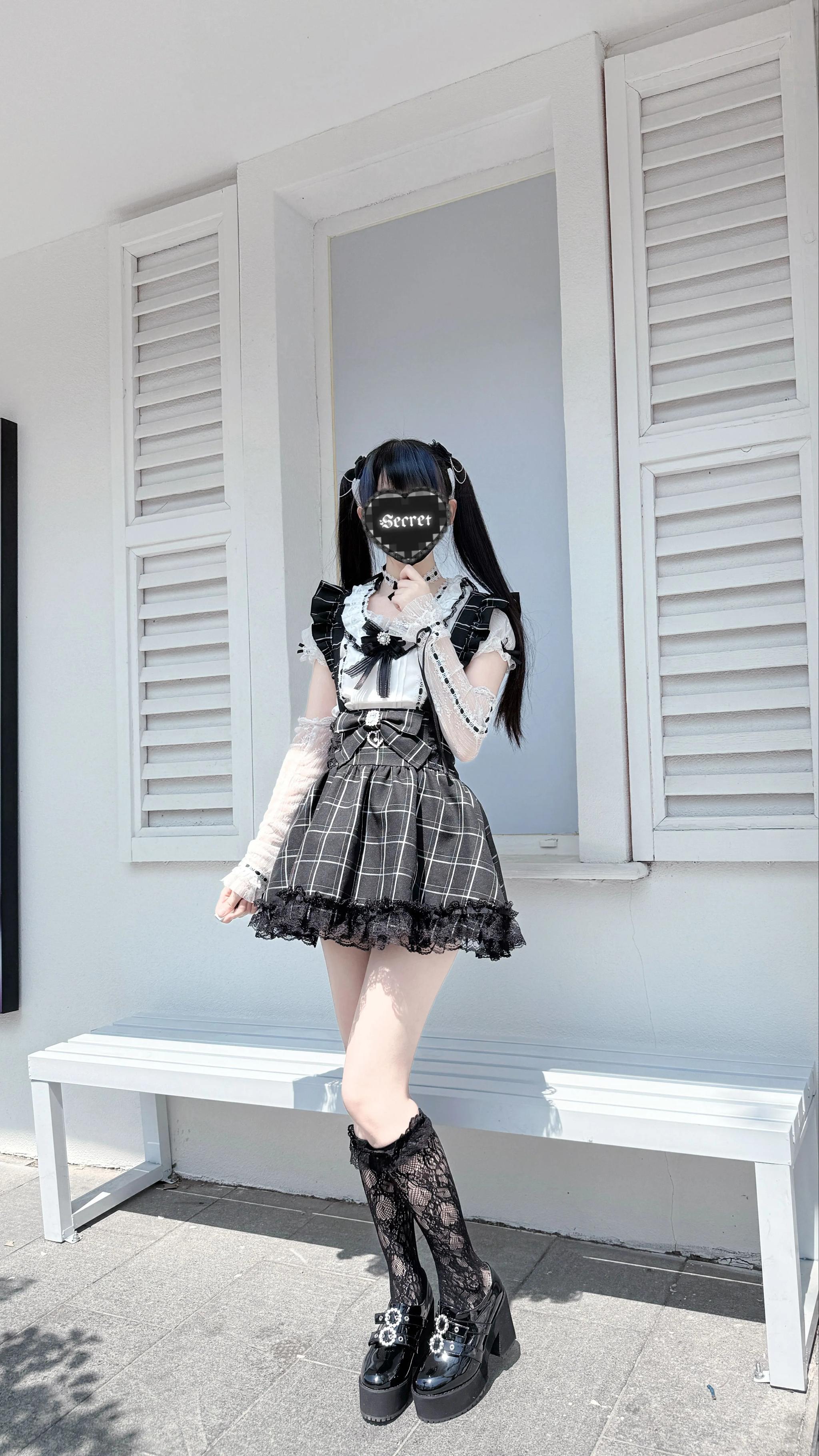 Short-Sleeved Jirai Kei Blouse with Choker and Tulle Cuffs – Honey
