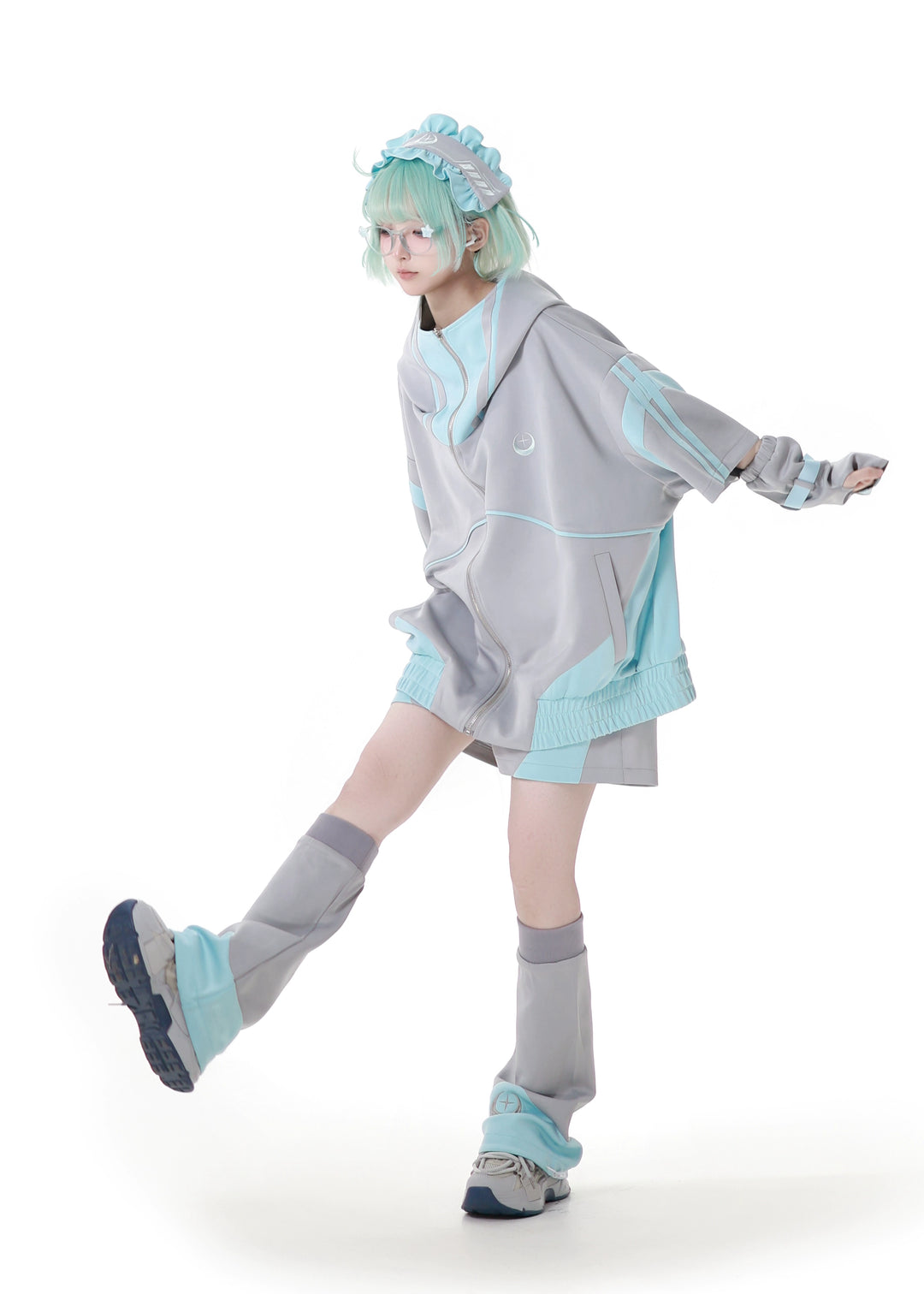 Oversized Short-Sleeved Jirai Kei Jacket Set with Shorts & Pants (L M XL) 42810:764218