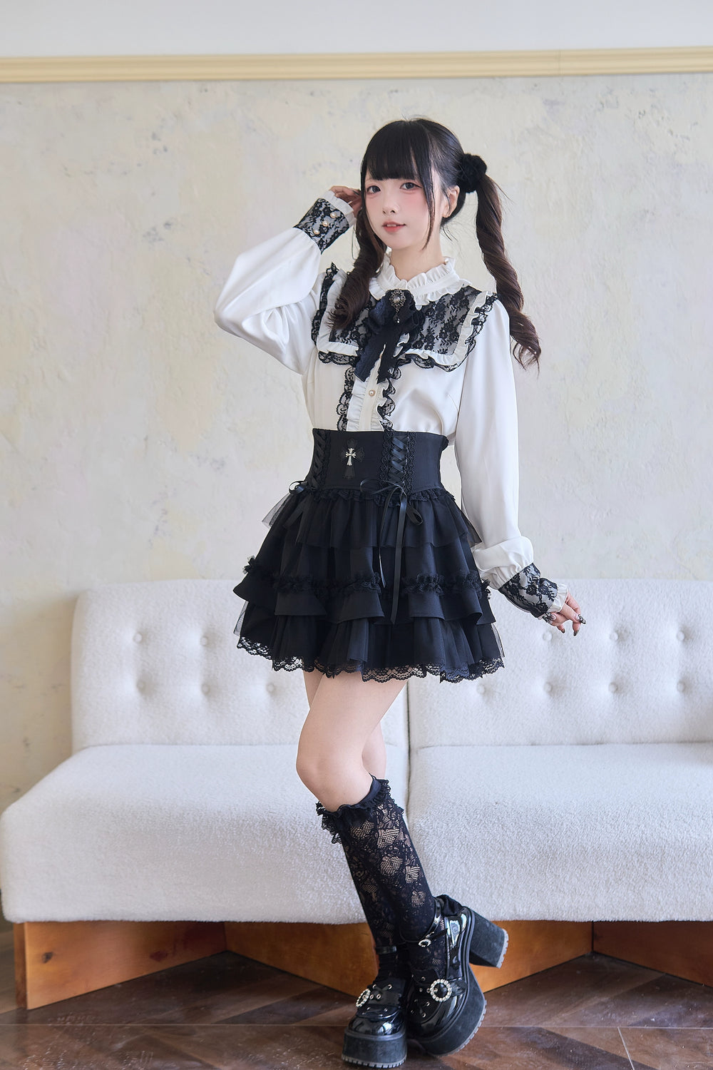 Jirai Kei Stand Collar Ruffle Blouse Black Layered Skirt 41986:721402