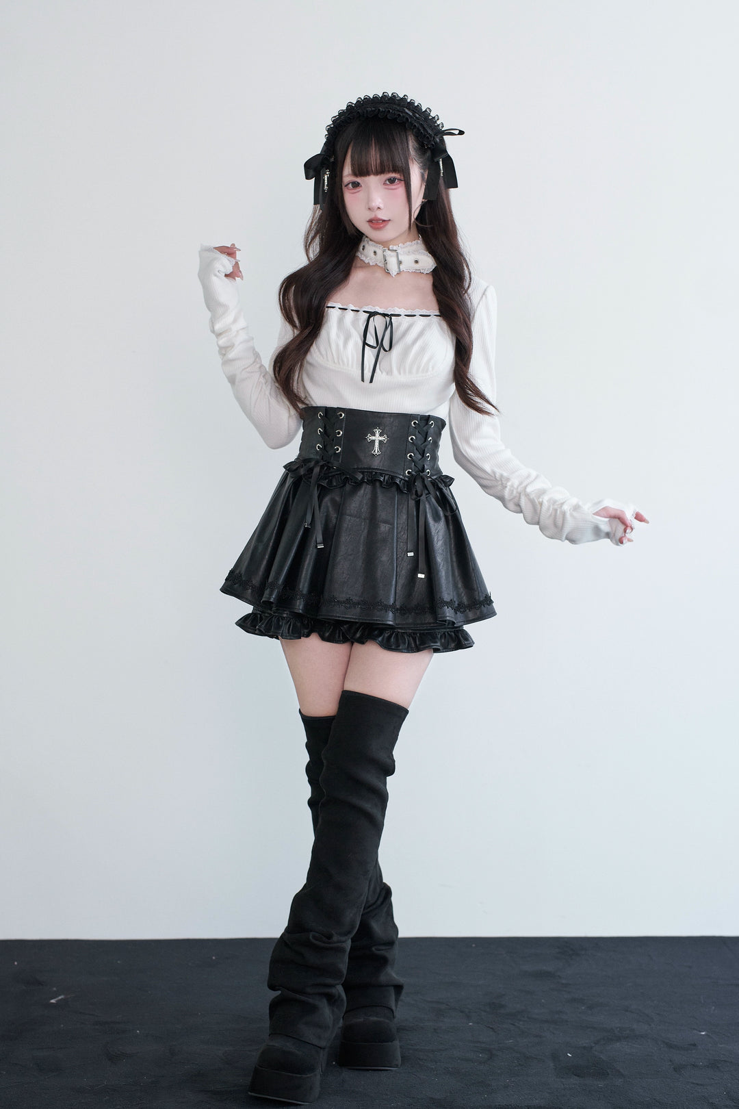 Jirai Kei Choker Top, High-Waisted Leather Skort 44327:805435