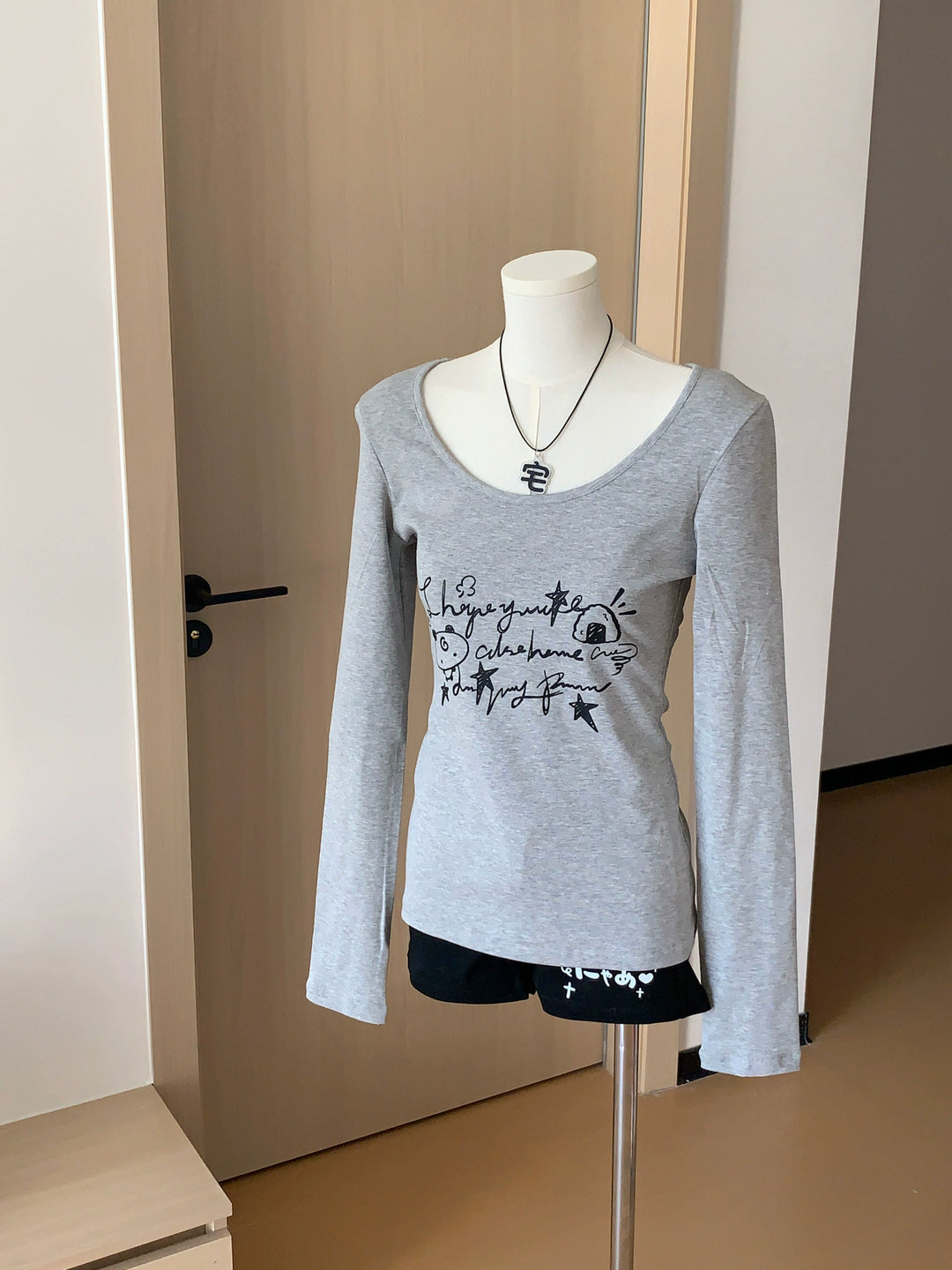 Long-Sleeved Gyaru Style Shirt with Otaku Graphic Print 42901:757247