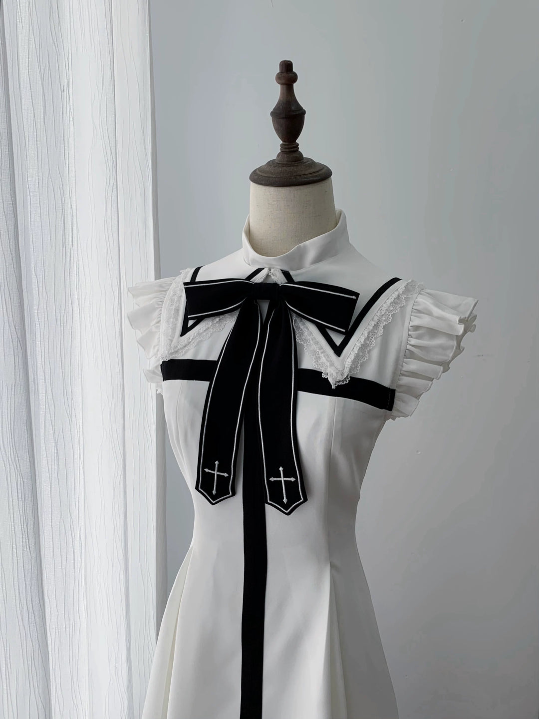 Gothic Dress with Pleated Hem, Detachable Faux Collar 45807:865833