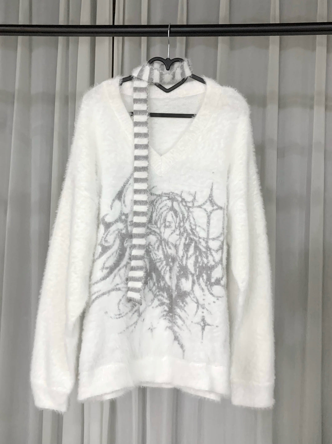 V-neck Subculture Sweater, Stripped Scarf 43843:787230