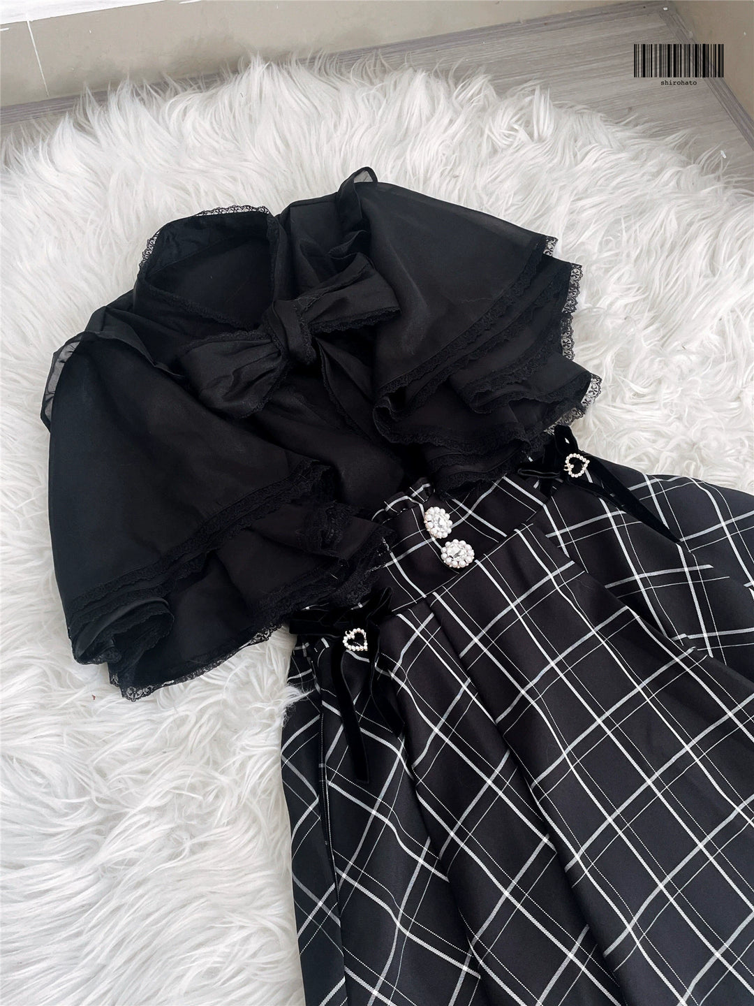 Ruffled Cape Sleeves Jirai Kei Blouse With Heart Pearl Buttons (Black / L M S XL) 43036:762558