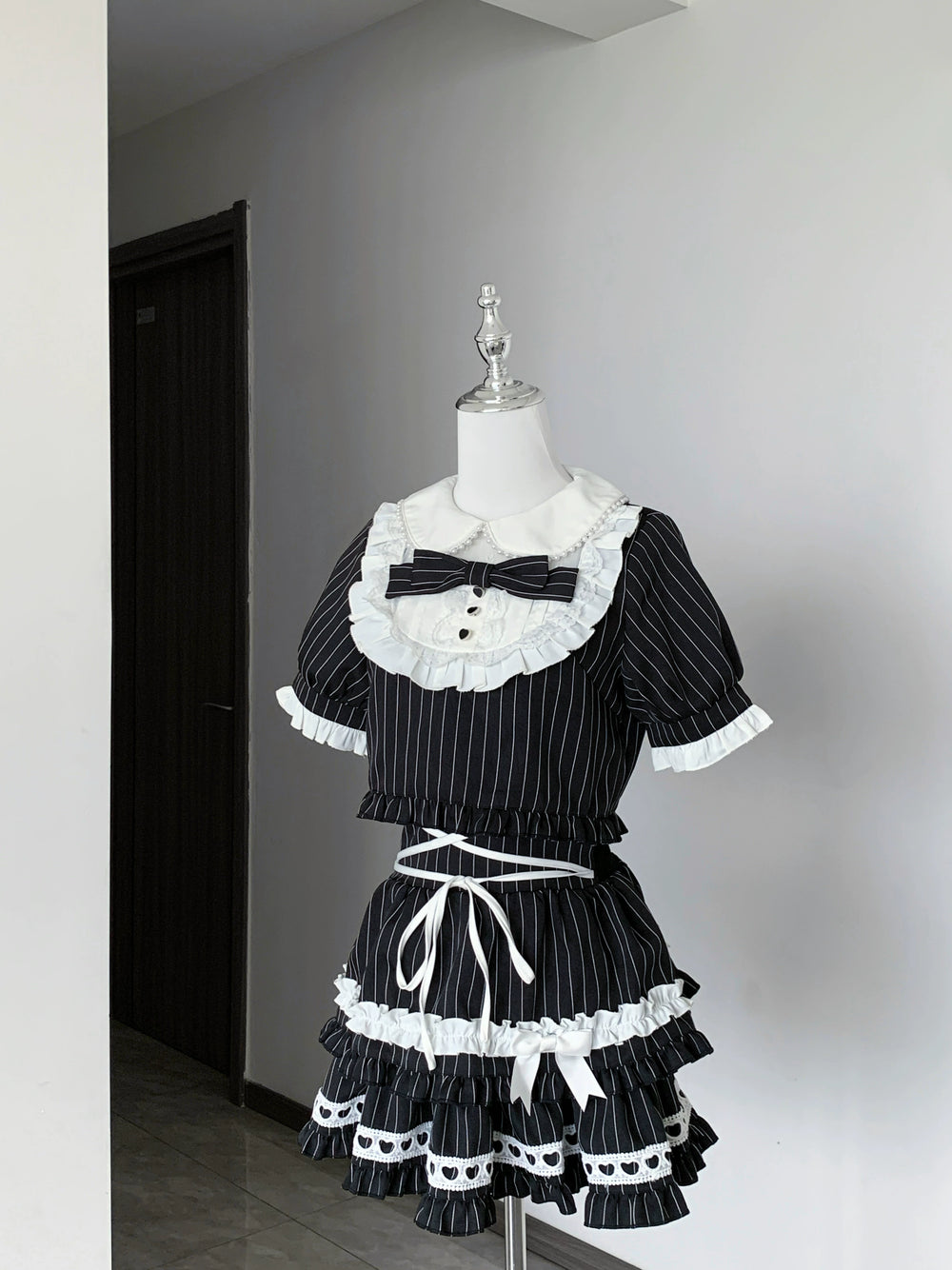 Jirai Kei Striped Blouse and Skirt Set, Pearl-trimmed Collar (L S) 45333:848630
