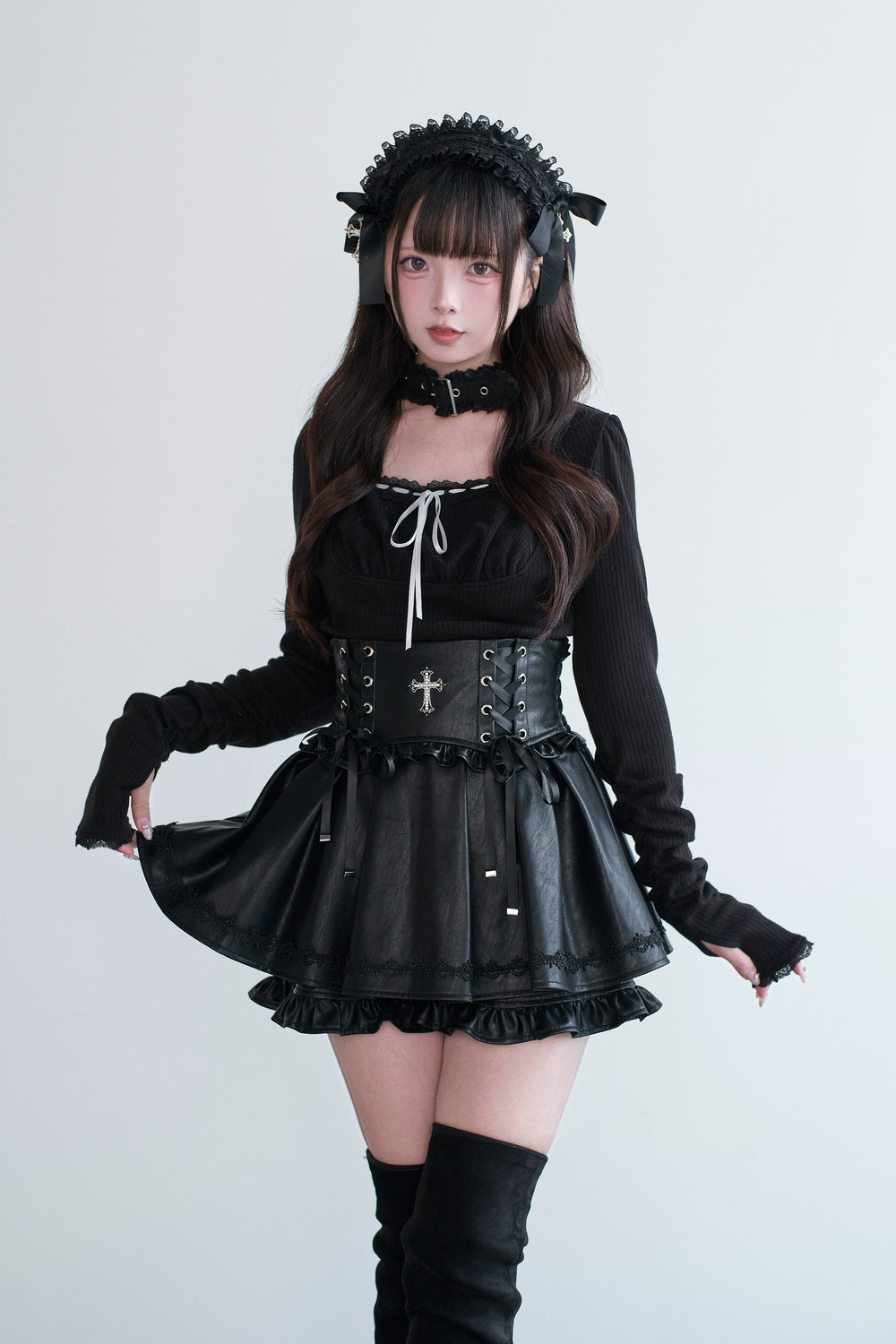 Jirai Kei Choker Top, High-Waisted Leather Skort (L M S) 44327:805439