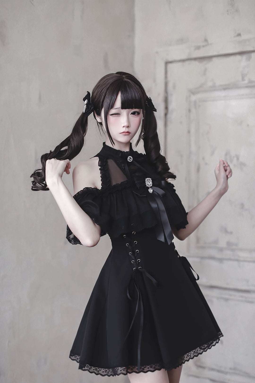 Seiso Kei Open-Shoulder Dress, Lace Details 44745:821876