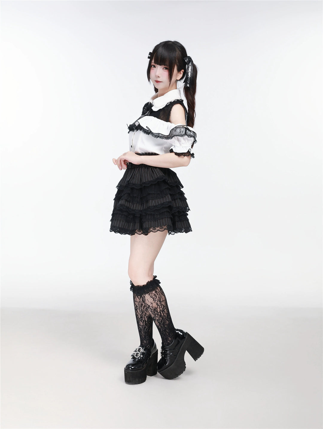 Jirai Kei Open Shoulder Lace Blouse, Pearl-Decorated Peter Pan Collar 43328:773830