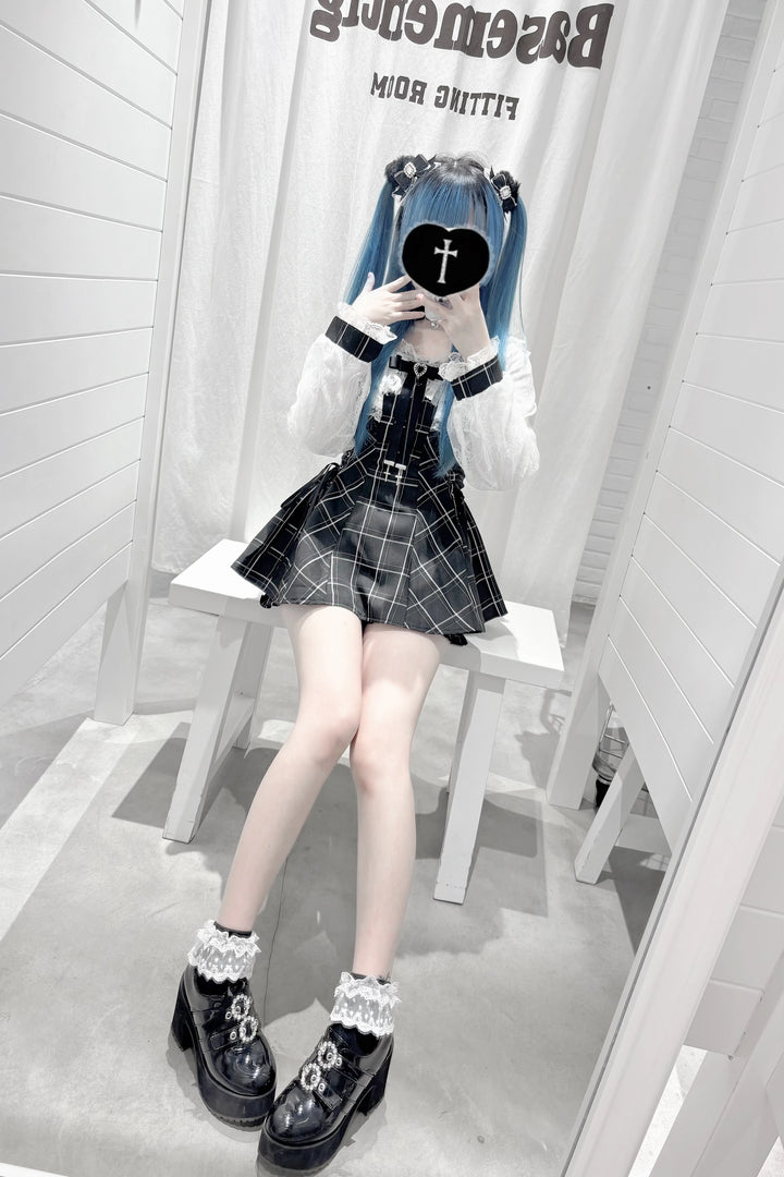 Long-Sleeved Jirai Kei Dress, Pocketed Shorts 43856:787324