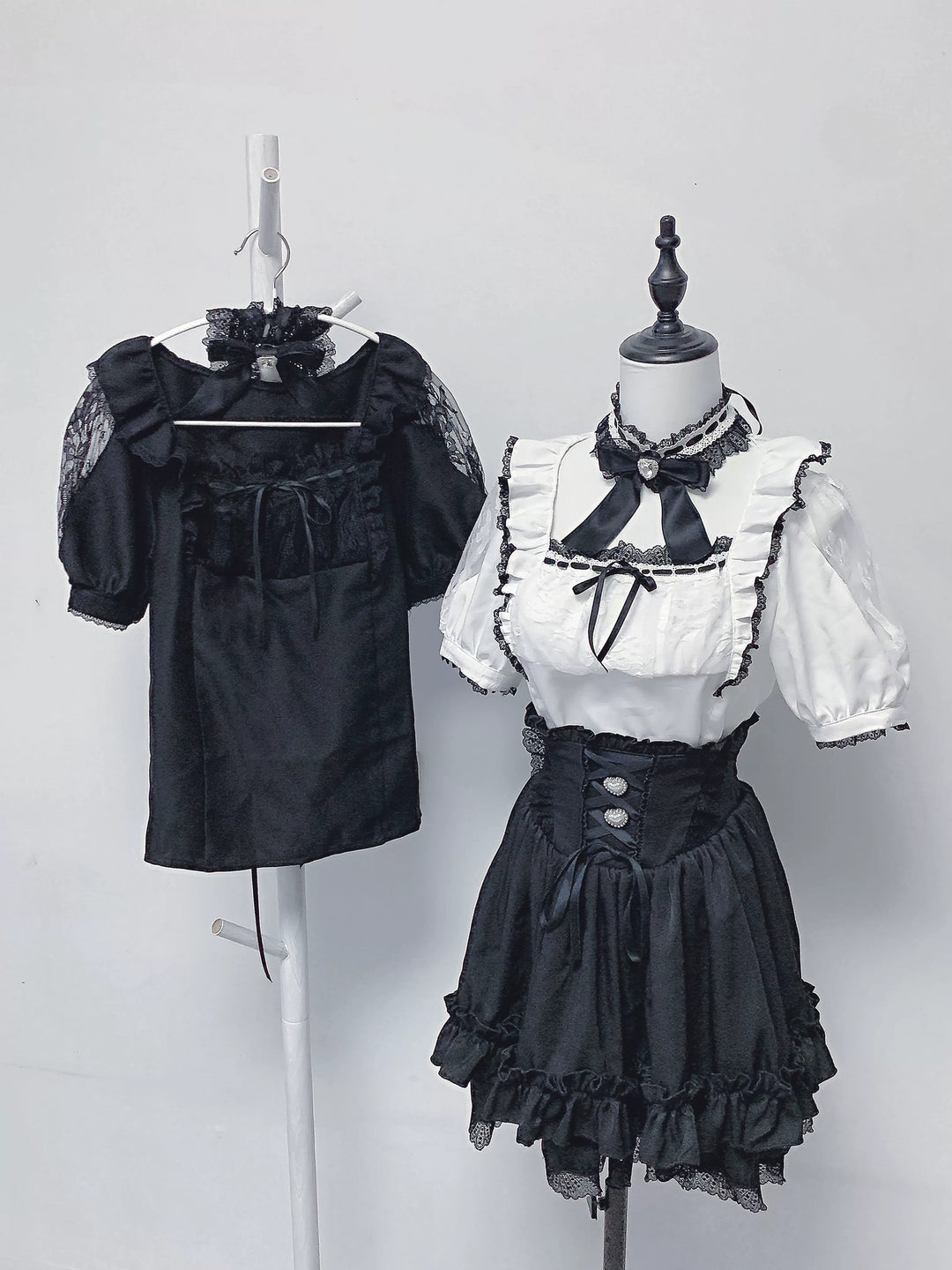 Black / White Jirai Kei Blouse + High-Waisted Skirt (2XL 3XL L M S XL) 43001:761575