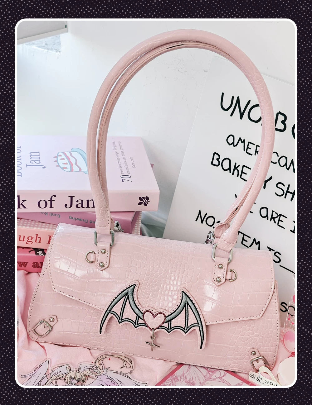 Bat-Inspired Itabag, Croc Texture & Clear Display Window 44930:828991