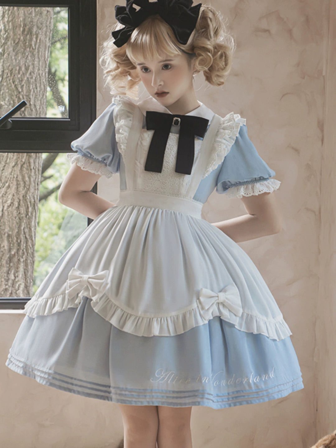Classic Lolita Dress Short Sleeve Maid-style OP Dress With Apron Honey Wardrobe Classic Lolita Dress Short Sleeve Maid-style OP Dress With Apron Honey Wardrobe