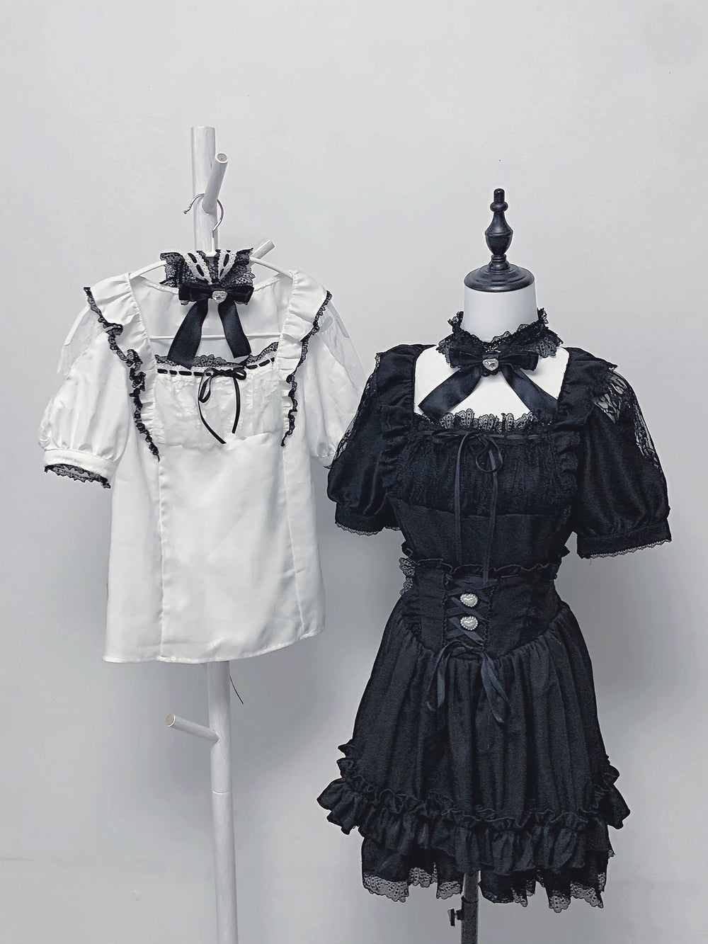Black / White Jirai Kei Blouse + High-Waisted Skirt (2XL 3XL L M S XL) 43001:761576