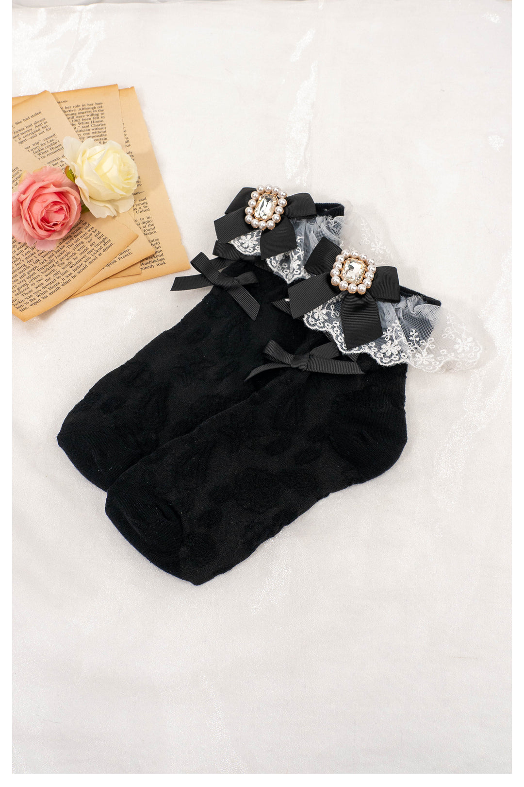 Kawaii Jirai Kei Ribbon White Black Lace Socks (Black) 21588:309928