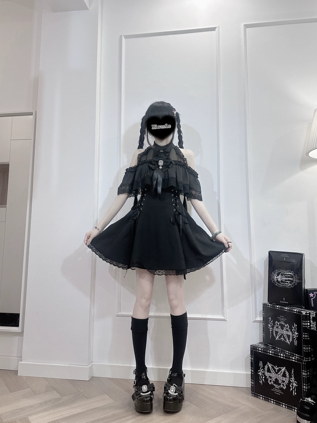 Seiso Kei Open-Shoulder Dress, Lace Details 44745:821878