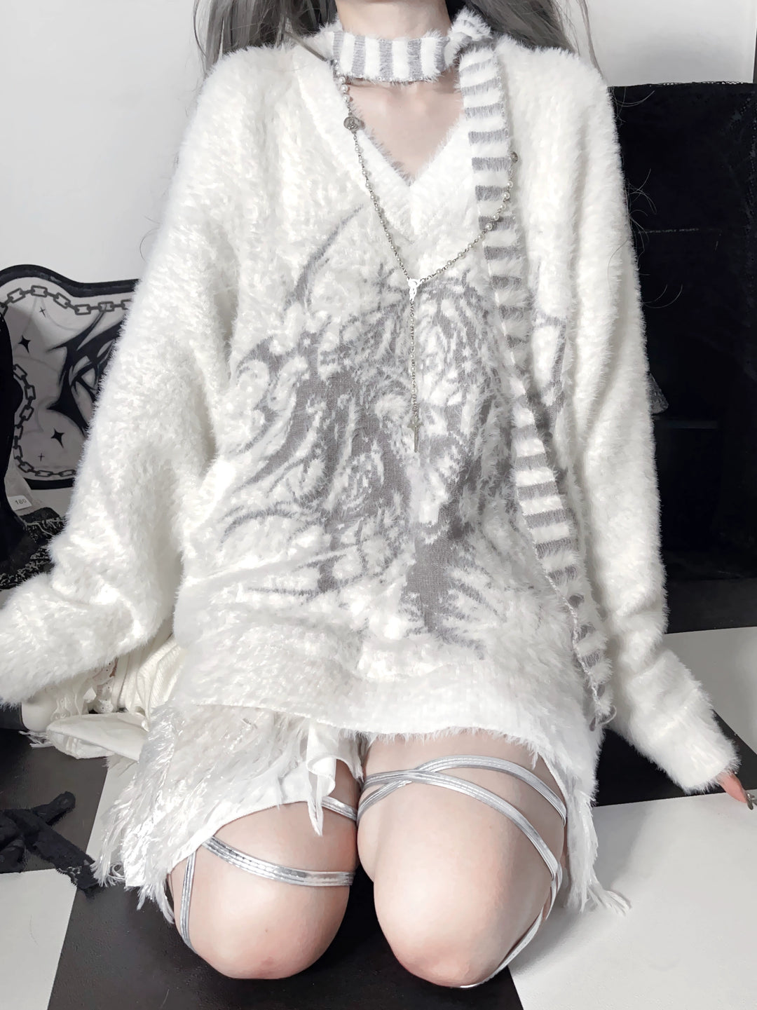 V-neck Subculture Sweater, Stripped Scarf 43843:787219