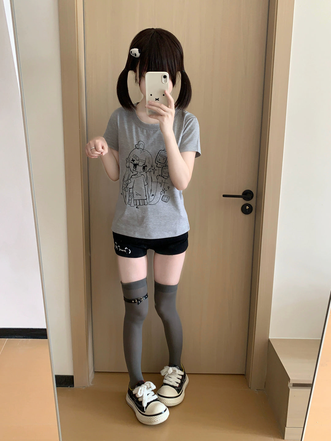 Yami Kawaii Gray T-Shirt With Anime Sick Girl Print 42898:757203
