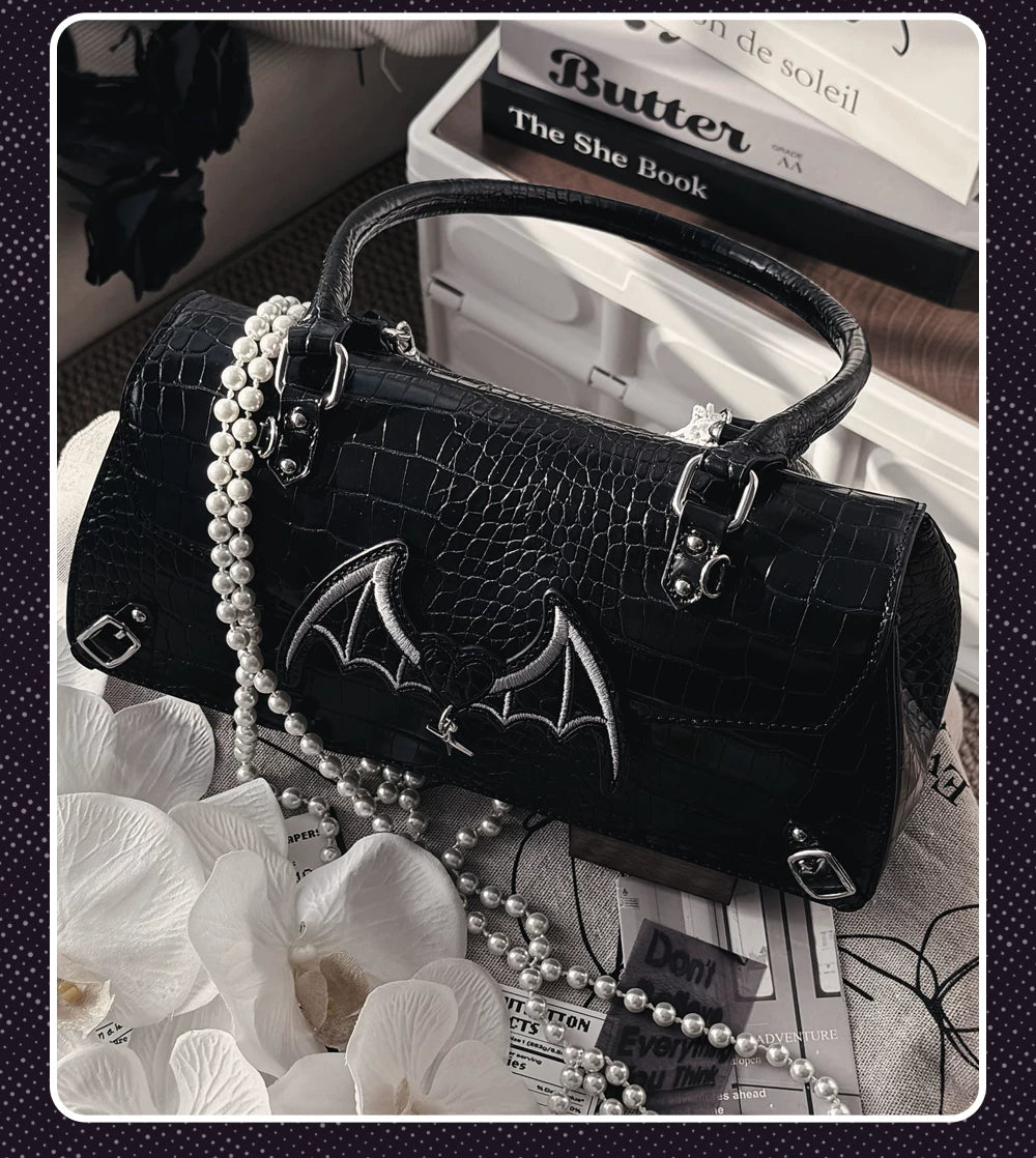 Bat-Inspired Itabag, Croc Texture & Clear Display Window 44930:829026