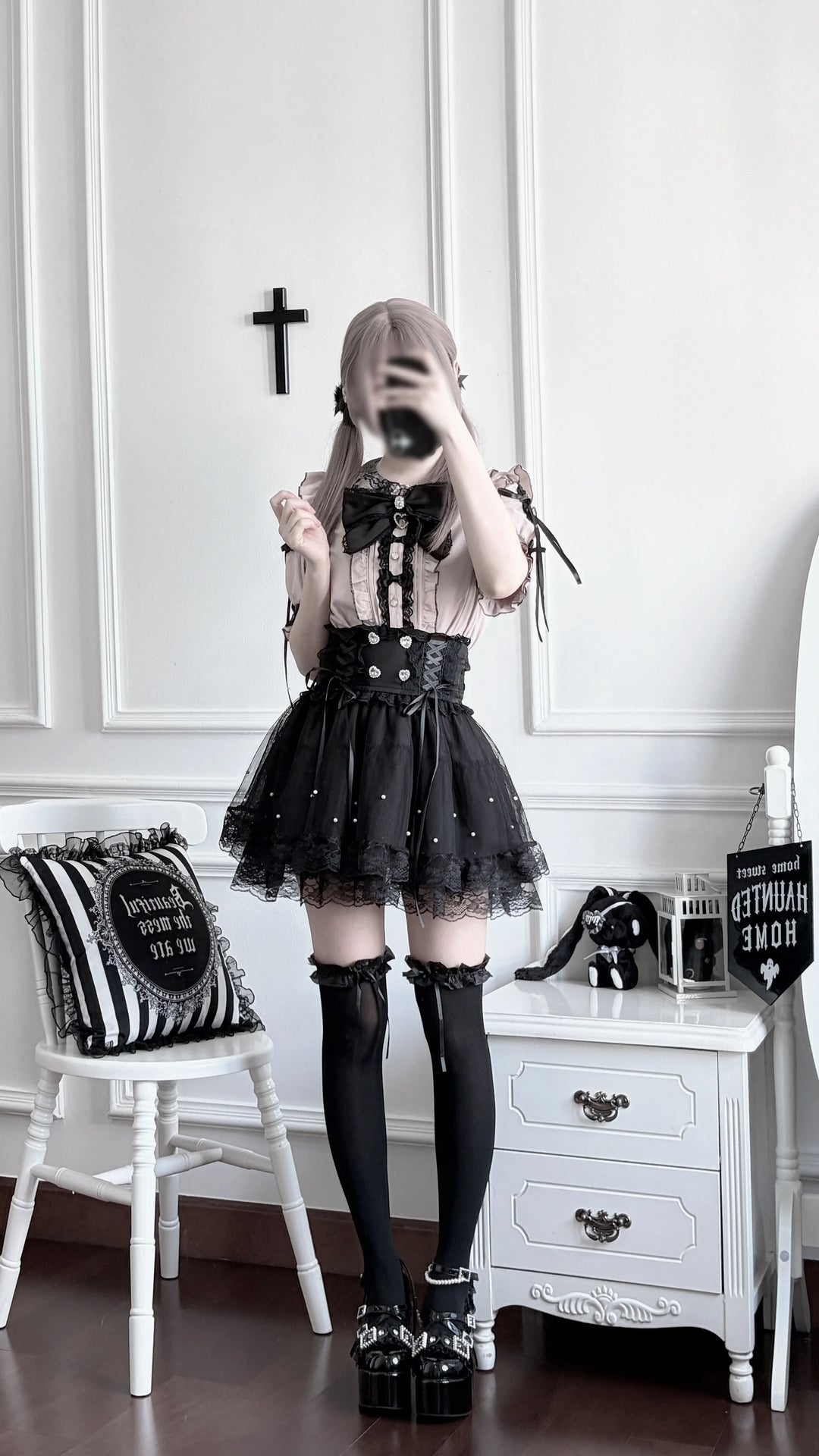 Jirai Kei Lace Collar Blouse, Pearl-decorated Skirt (L M S) 45869:867404