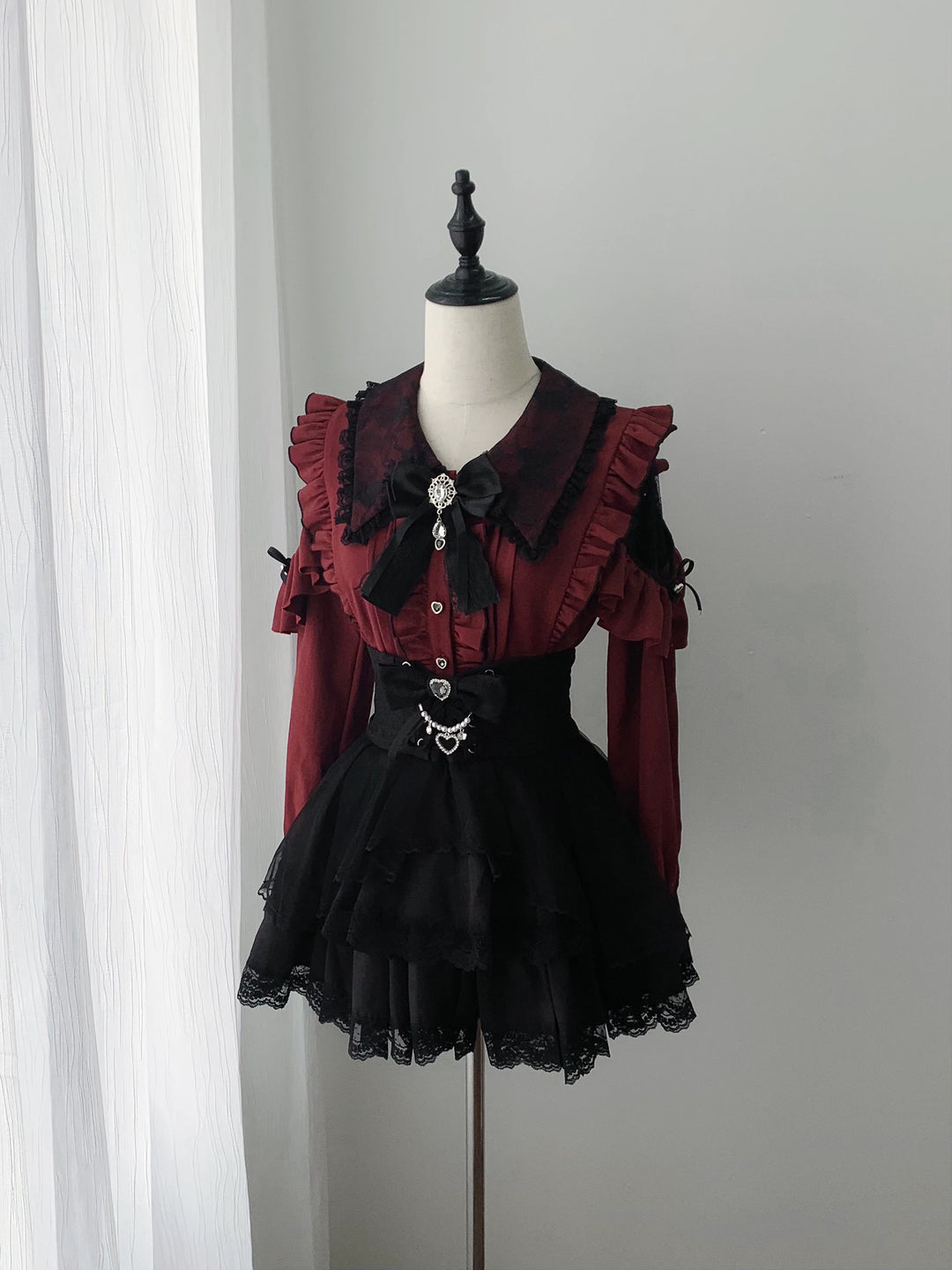 Jirai Kei Long Sleeve Blouse, Lace Overlay and Heart Buttons 44589:815151