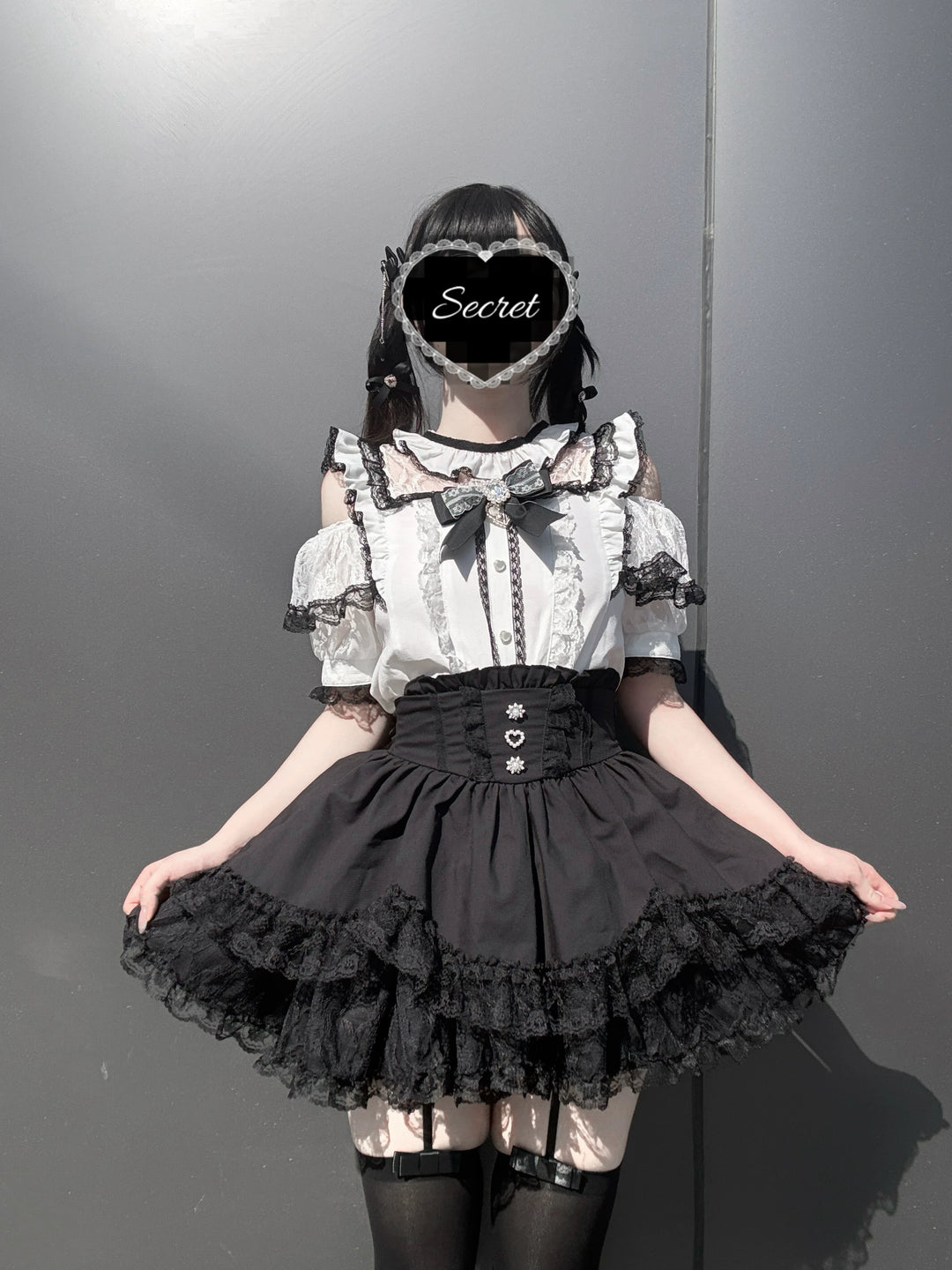 Jirai Kei Open-Shoulder Blouse with Ruffles 45647:857164