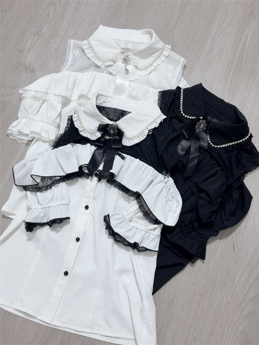 Jirai Kei Open Shoulder Lace Blouse, Pearl-Decorated Peter Pan Collar 43328:773841