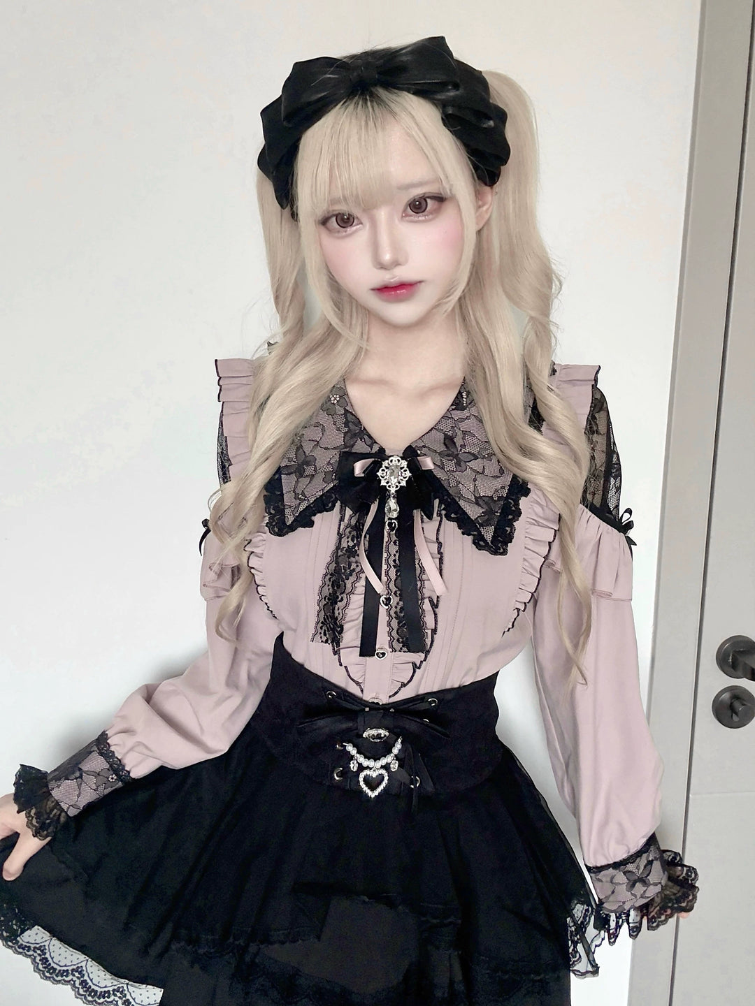 Jirai Kei Long Sleeve Blouse, Lace Overlay and Heart Buttons 44589:815207