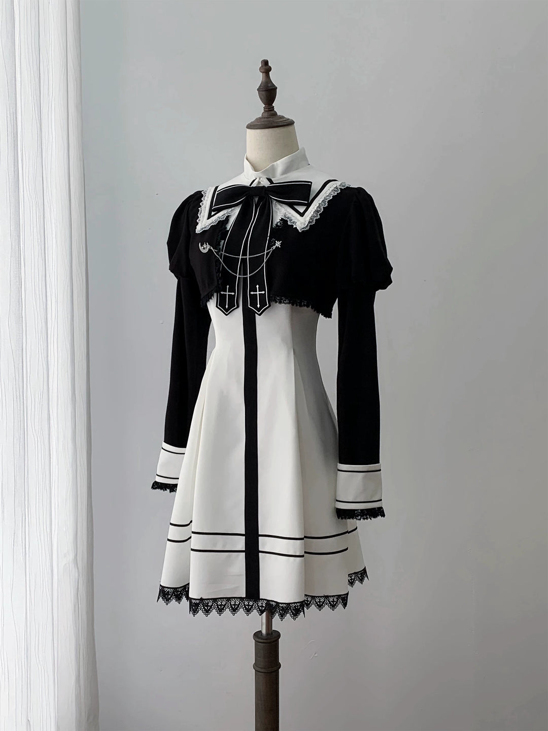 Gothic Dress with Pleated Hem, Detachable Faux Collar 45807:865828