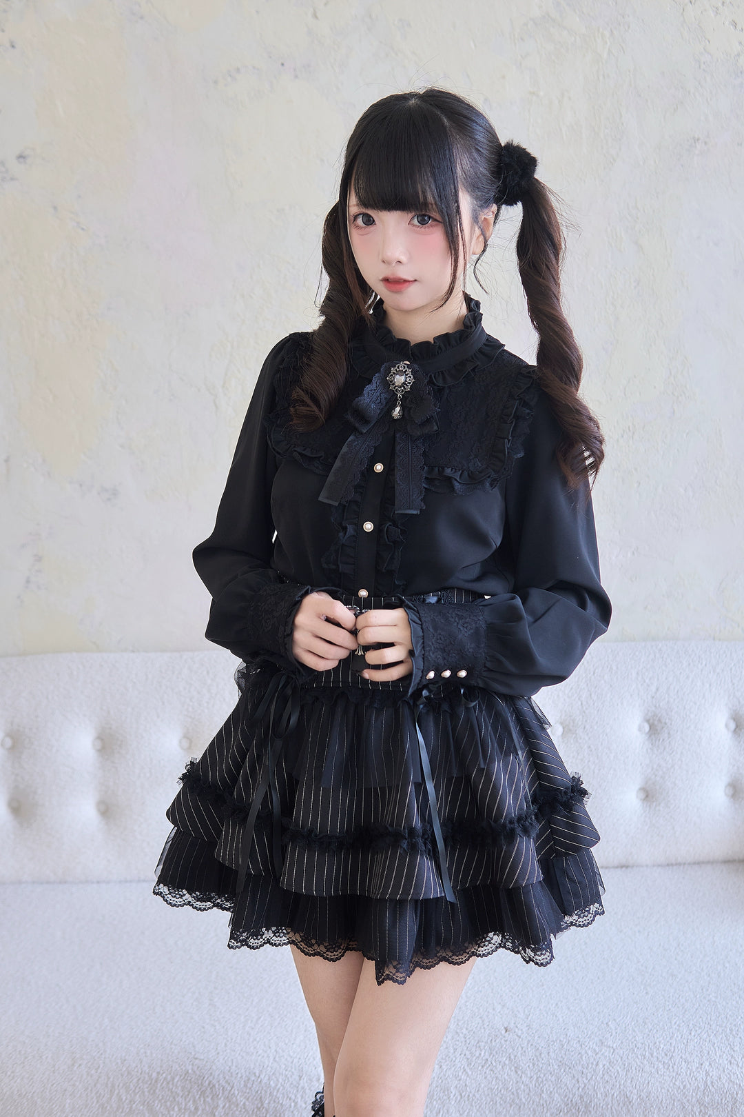 Jirai Kei Blouse Stand Collar Ruffle Shirt Black Layered Skirt (L M S) 41986:721416