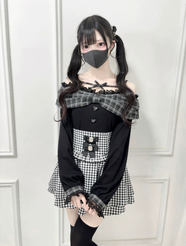 Ryousangata Off-Shoulder T-shirt, Long/Short Sleeve Available (Black / M S) 45265:844906