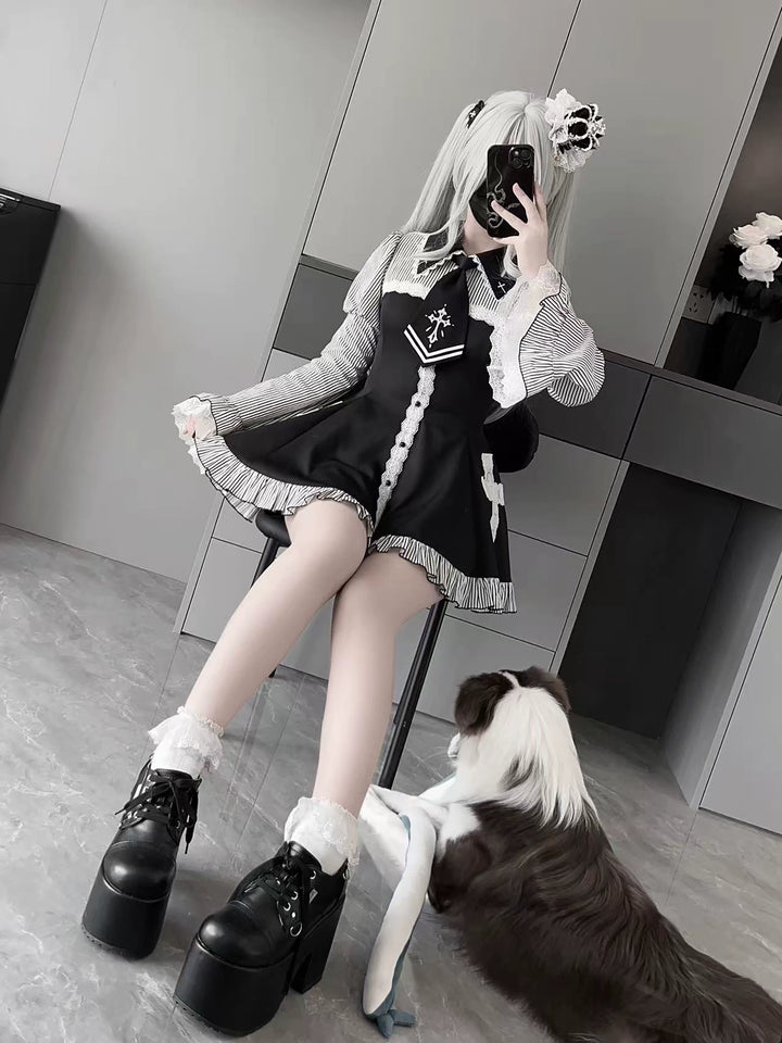 Front Button Closure Jirai Kei Dress, Cross Details 44744:821823