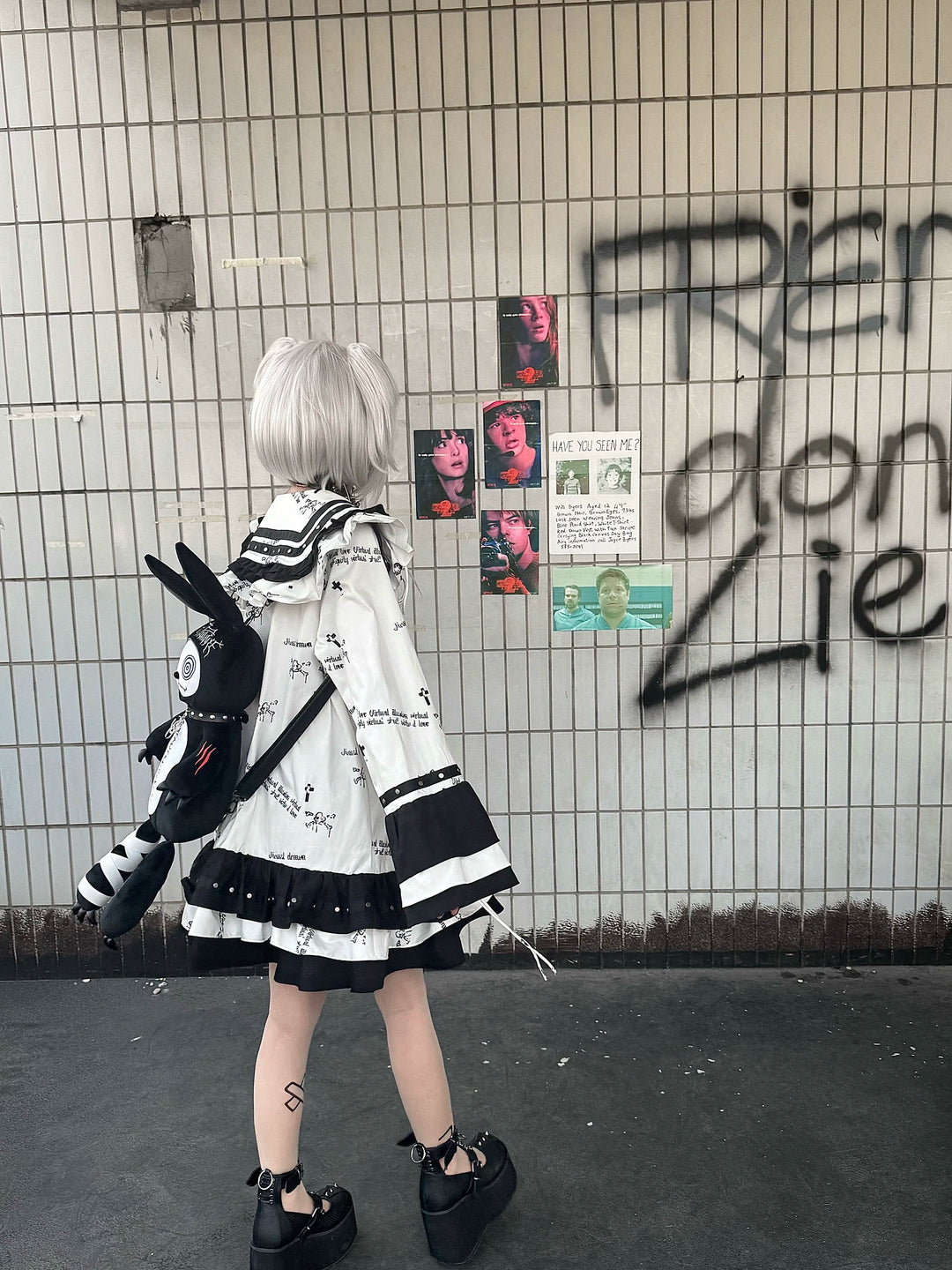 Yami Kawaii Sailor Collar Dress with Grommet Belt & Skull Prints 42856:755600
