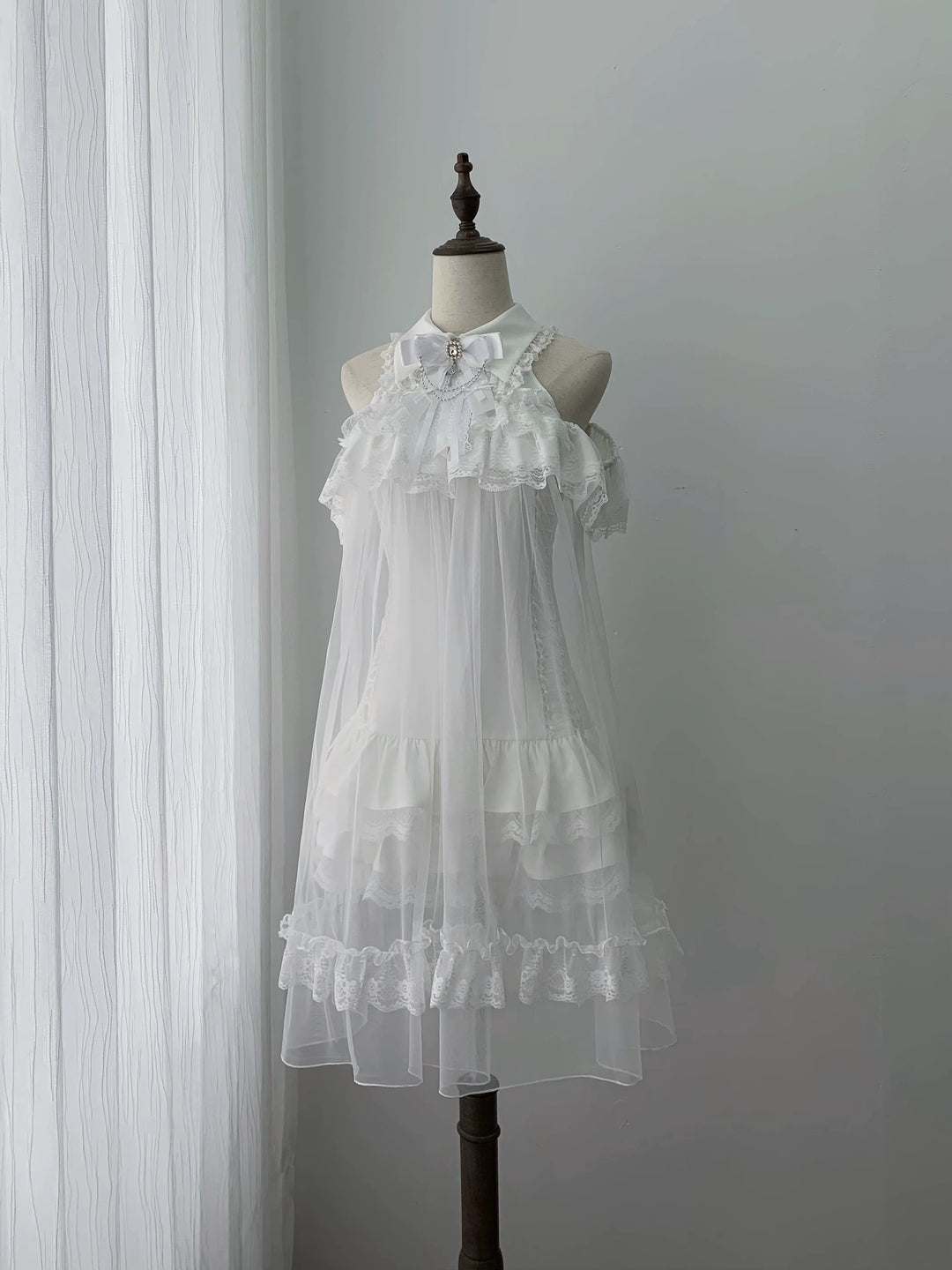 White Lace Open Shoulder Dress, Voile Outer Layered (L M S) 45423:850579