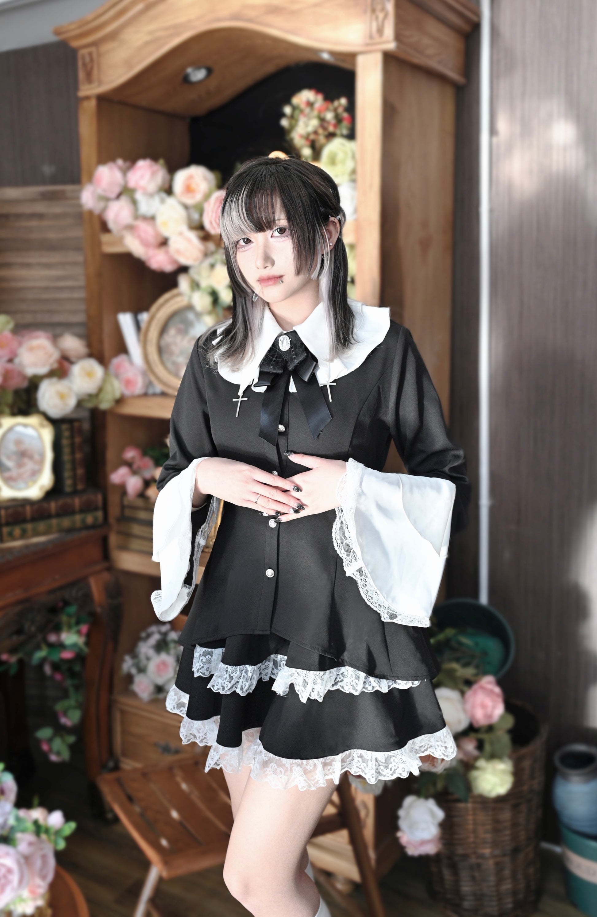 Jirai Kei Set Up Bicolor Shirt Skirt Set Cross Point Collar Lace Blouse 33710:443956