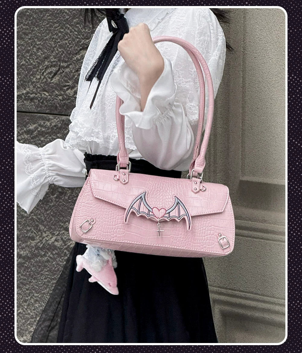 Bat-Inspired Itabag, Croc Texture & Clear Display Window 44930:828996