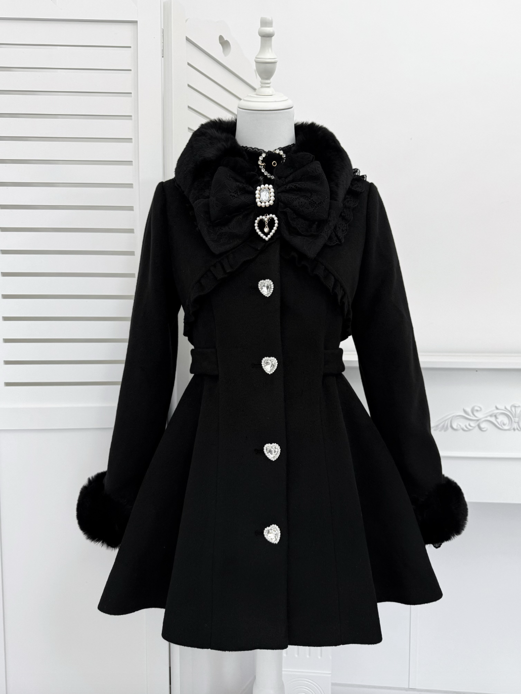 Fluffy Trim Ryousangata Winter Coat, Rhinestone Accents (Black / L M XL) 44200:800828
