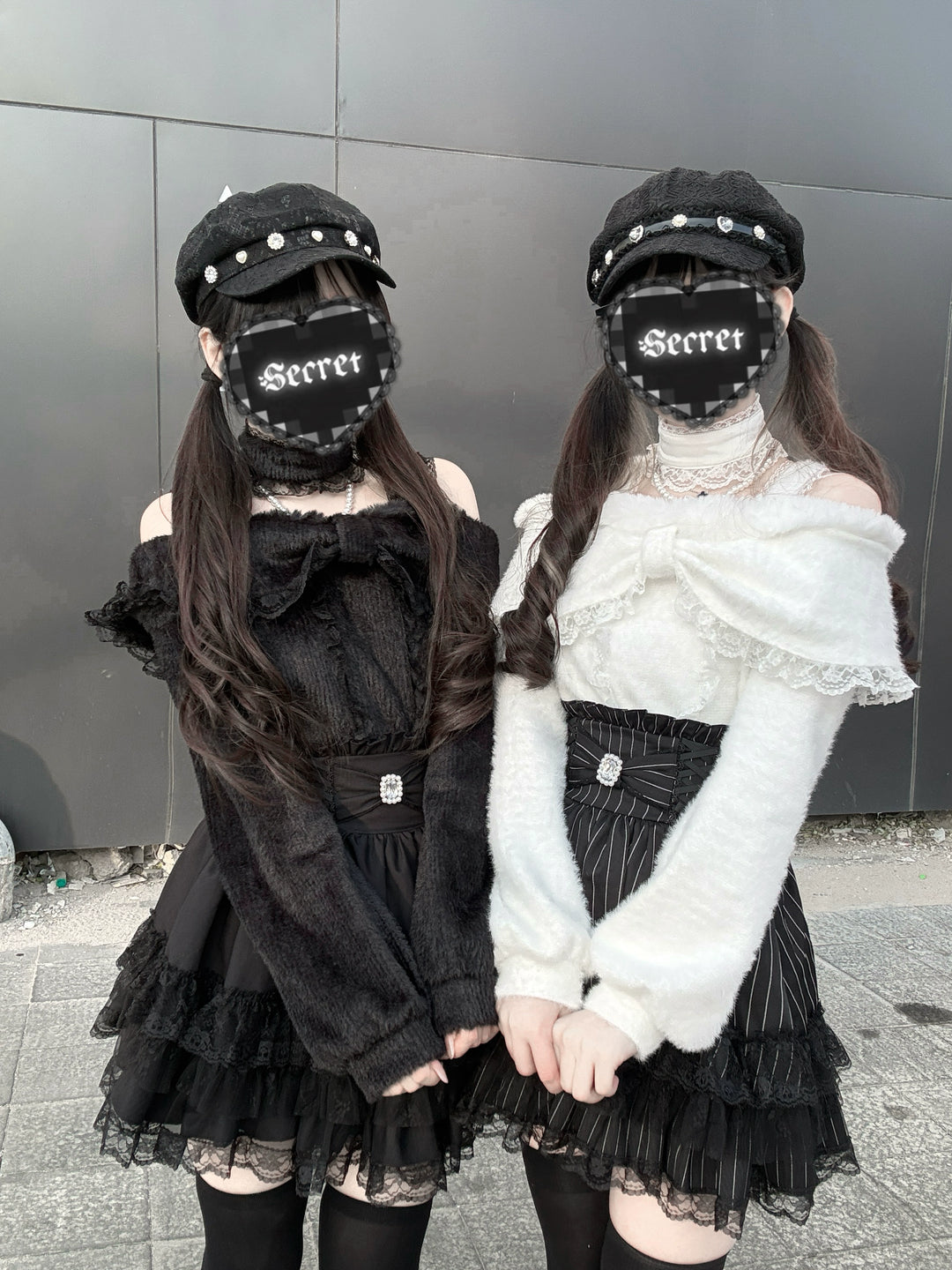 Open-Shoulder Plush Top, Choker with Pearl-Like Chain 44114:801535