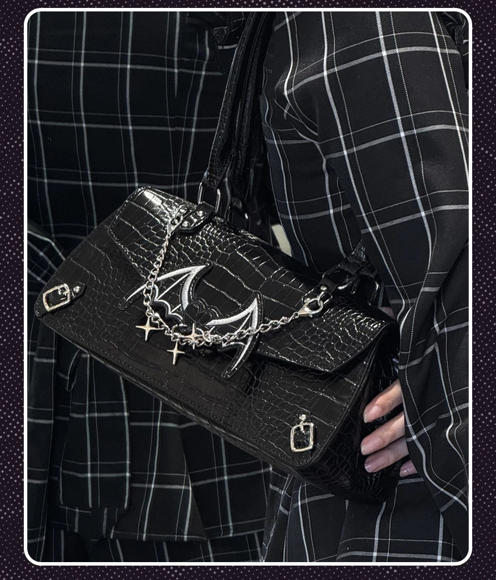 Bat-Inspired Itabag, Croc Texture & Clear Display Window 44930:828993