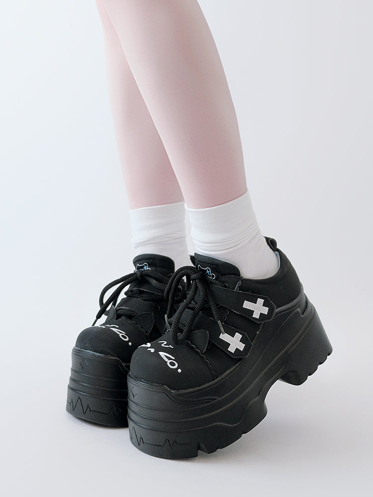 Tenshi Kaiwai Platform Shoes with Embroidered Cat and Cross 42361:737271