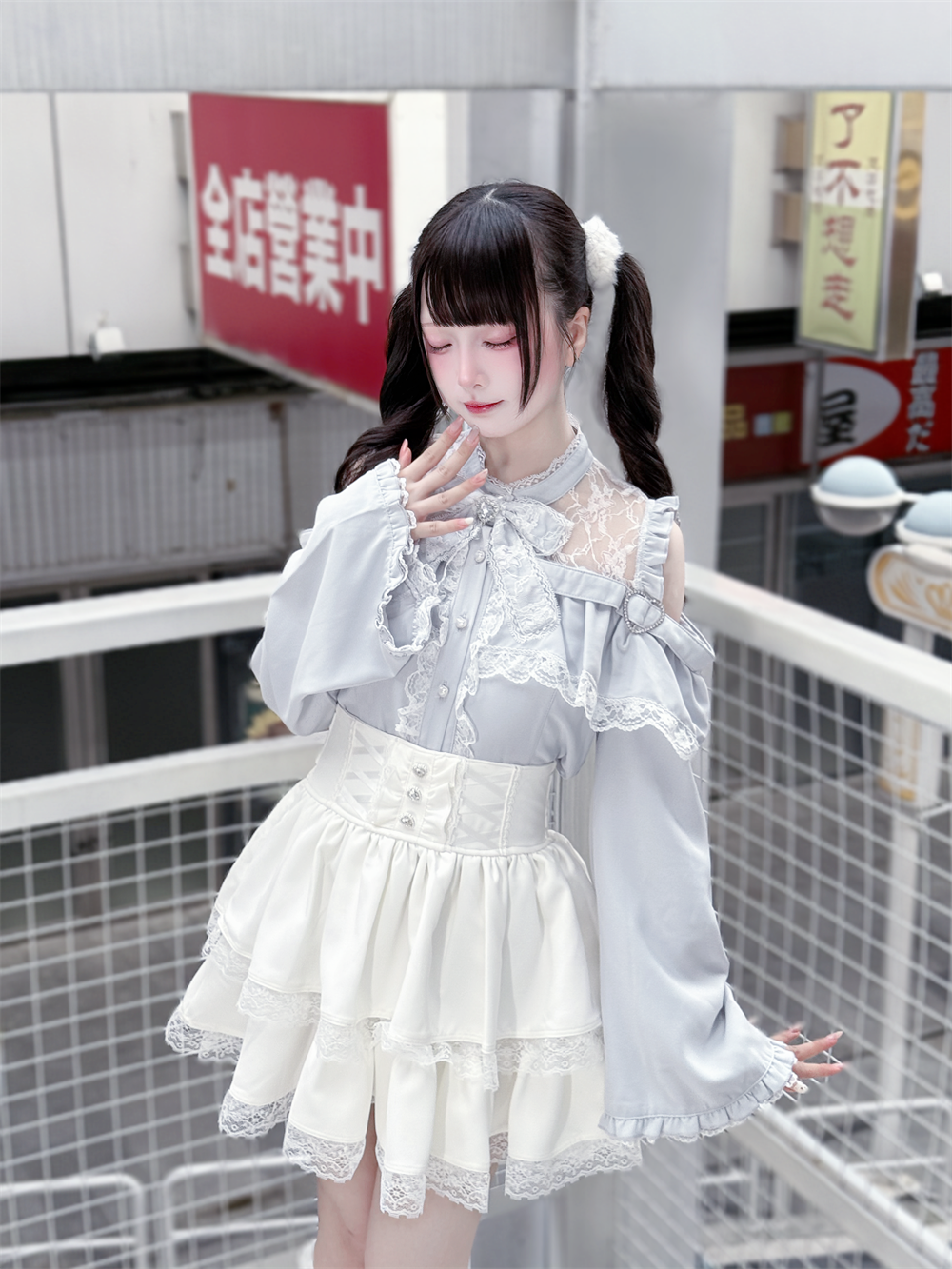 Jirai Kei Open Shoulder Blouse + Tiered Ruffles Skirt (2XL L M S XL) 43686:782902