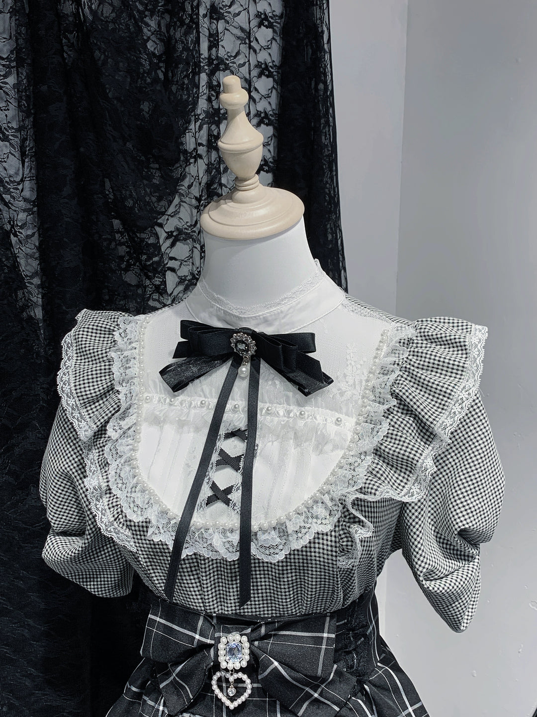 Puff Short-Sleeved Jirai Kei Blouse, Lace Pearl Decor 43616:781823
