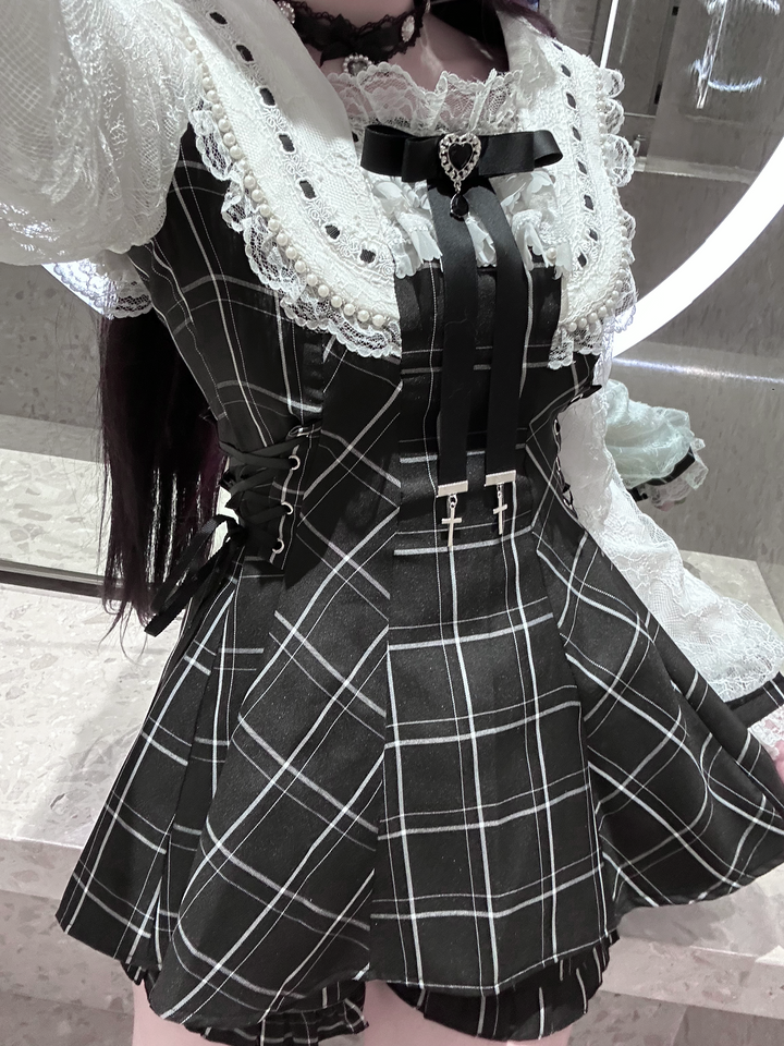 Long-Sleeved Jirai Kei Dress, Pocketed Shorts 43856:787330