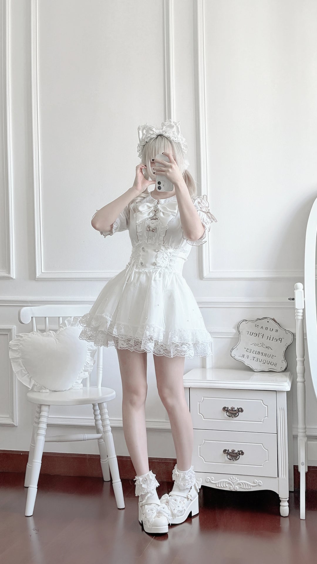 Jirai Kei Lace Collar Blouse, Pearl-decorated Skirt (L M S) 45869:867401