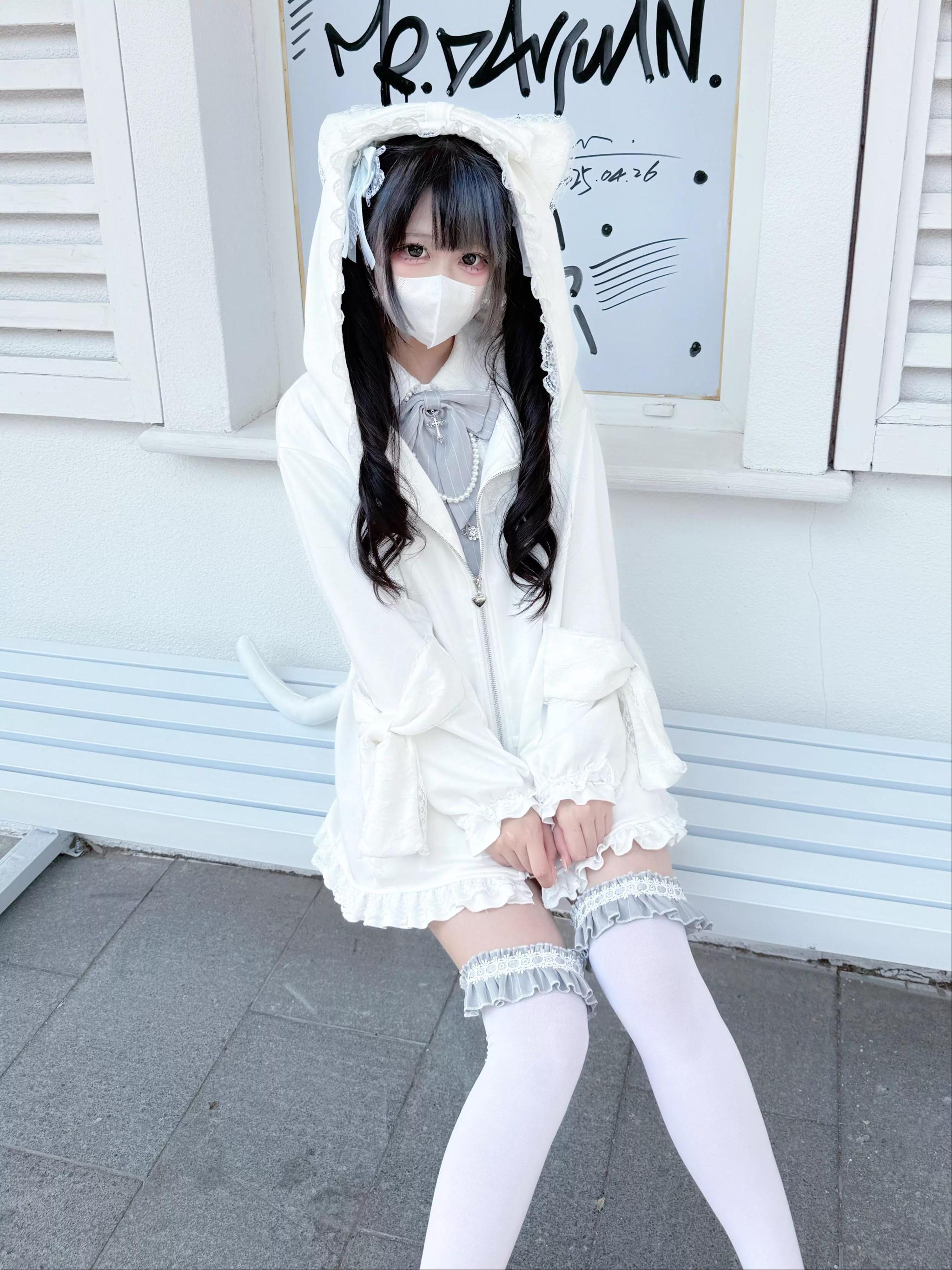 Cat-Ear Hooded Jirai Kei Jacket, Pockets/Cat Tail Detail – Honey