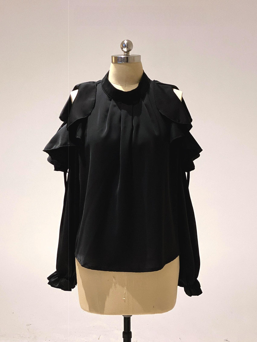 Seiso Kei Solid Open-shoulder Blouse, Loose Fit (Black) 44001:792185