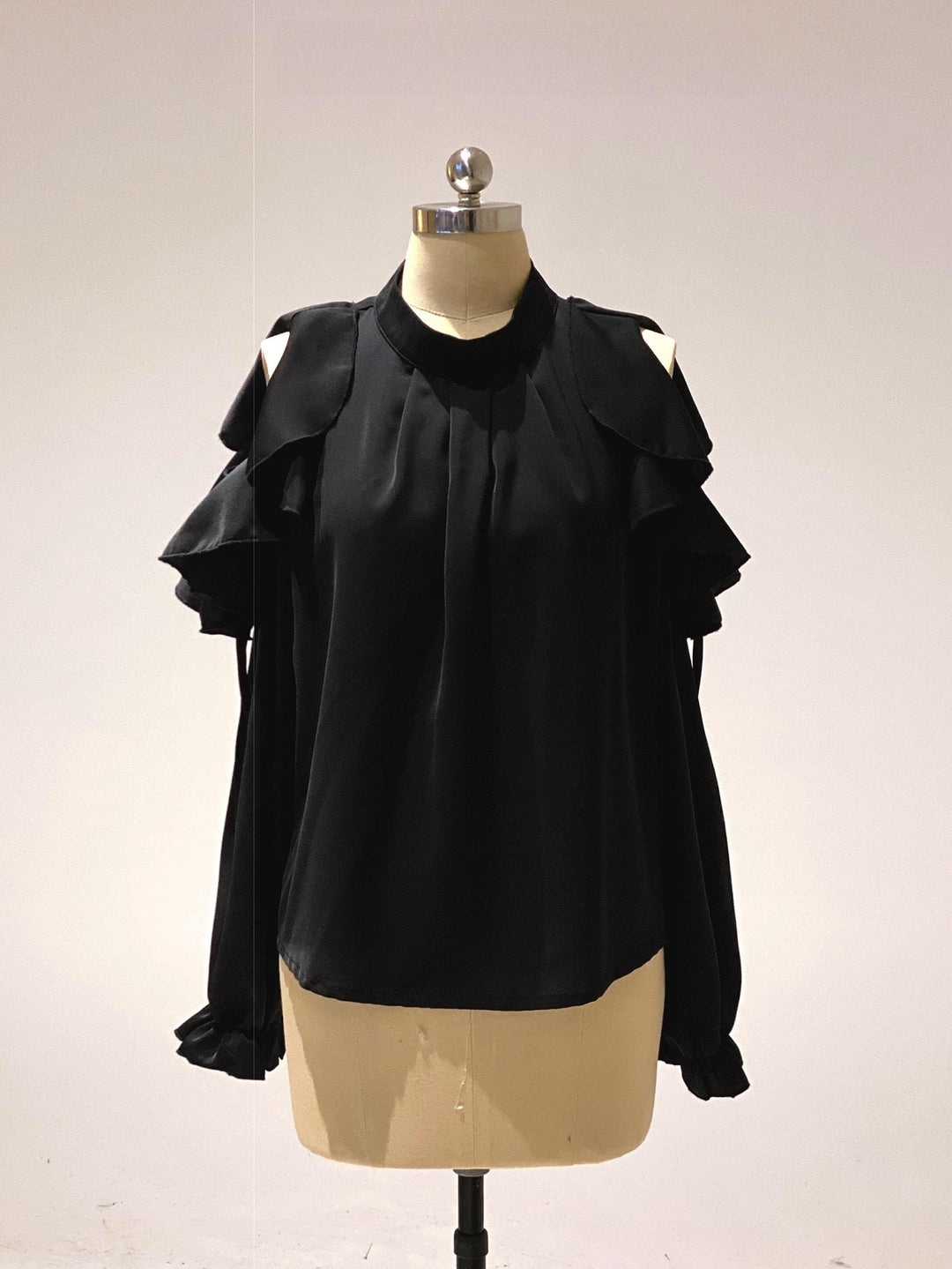 Seiso Kei Solid Open-shoulder Blouse, Loose Fit (Black) 44001:792185